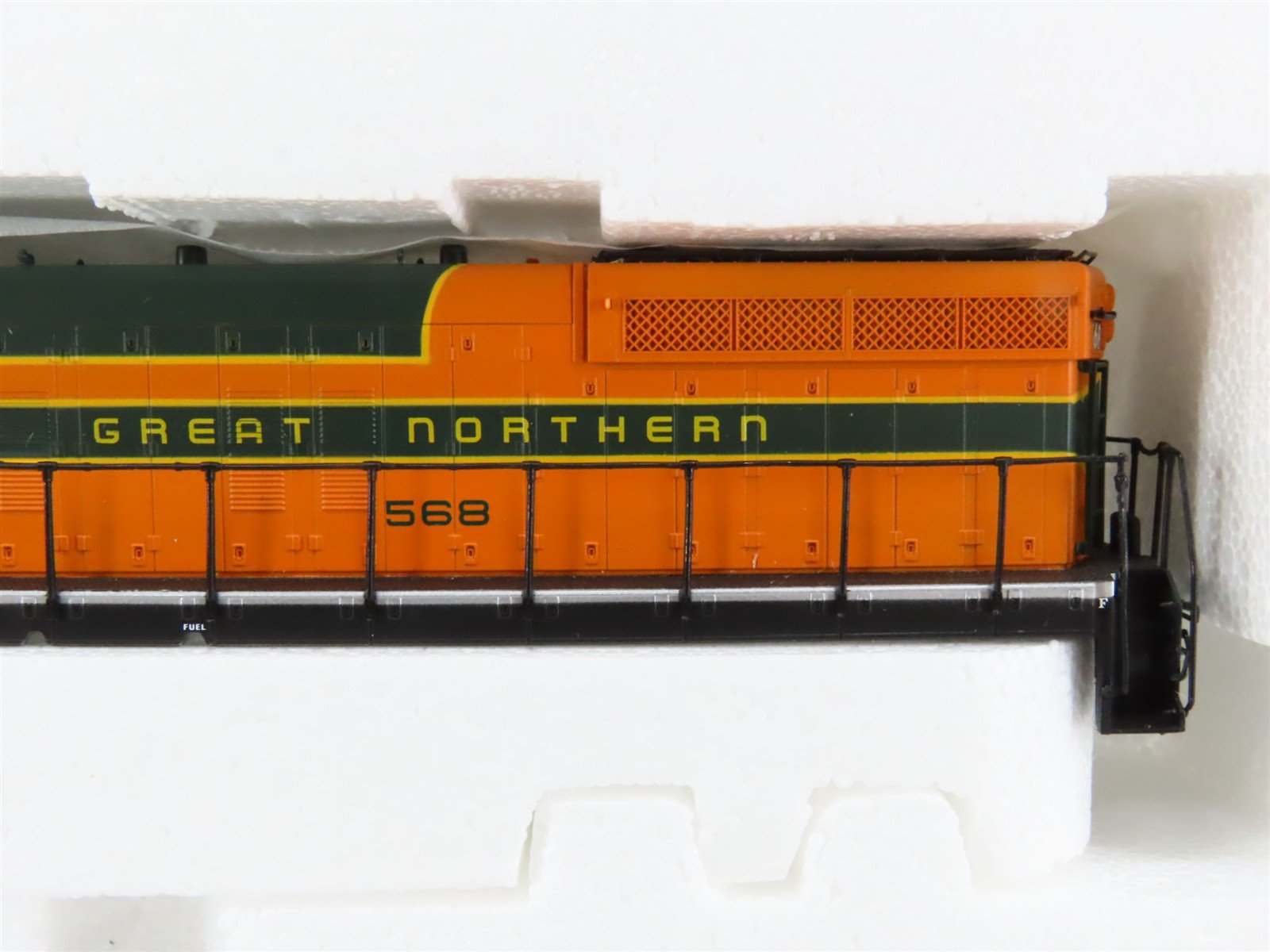 HO Scale Proto 2000 8014 GN Great Northern SD7 Diesel Locomotive #568