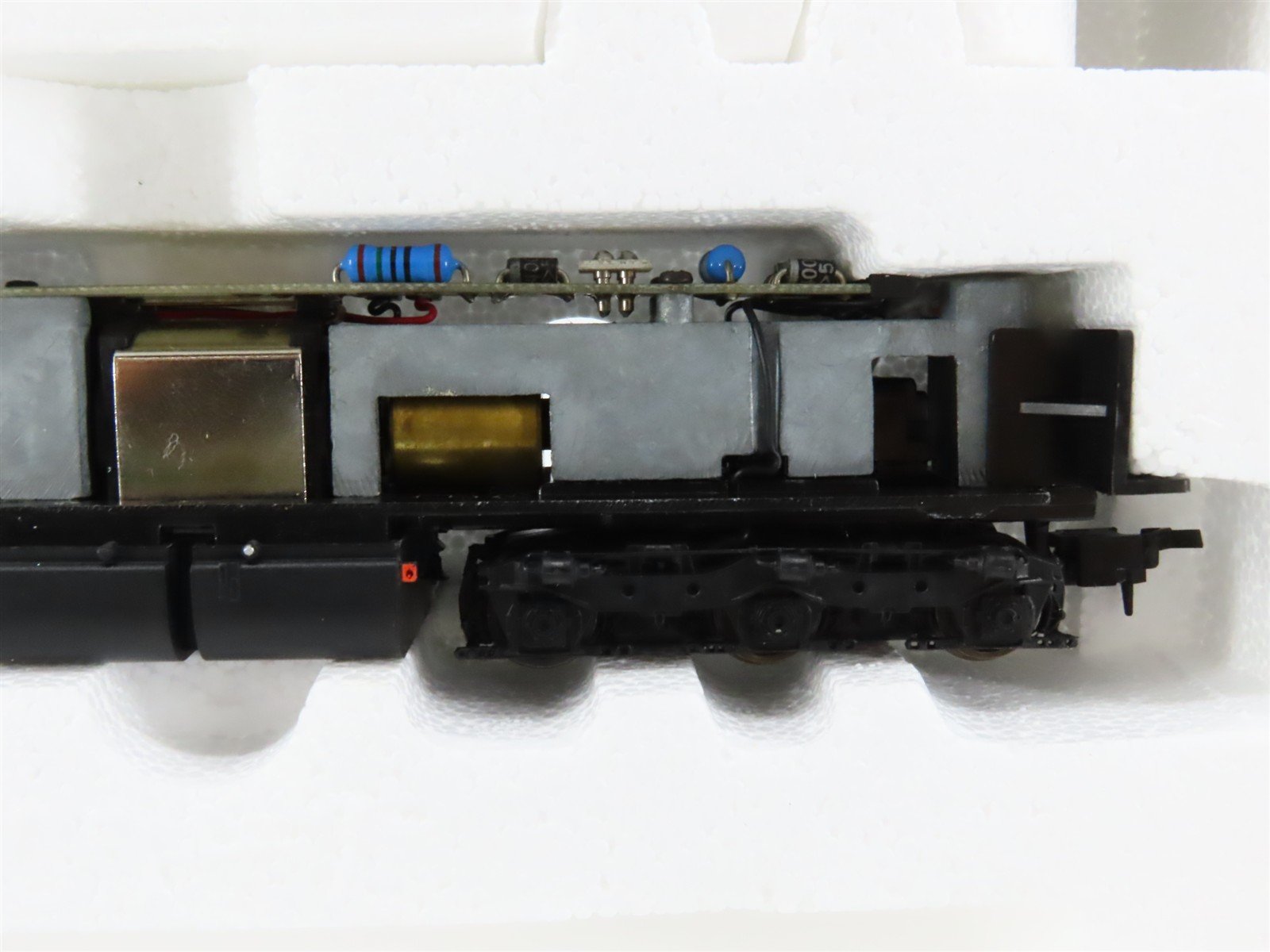 HO Scale Proto 2000 8014 GN Great Northern SD7 Diesel Locomotive #568