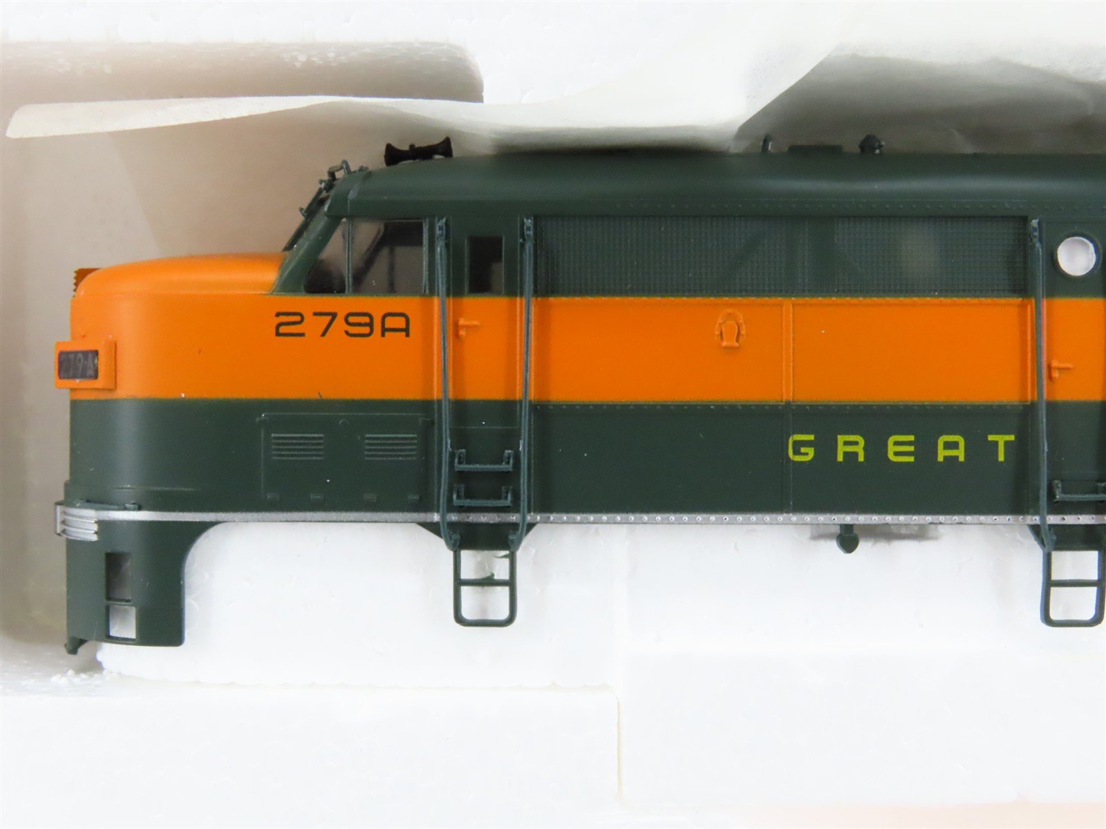 HO Scale Proto 2000 GN Great Northern FA2 Diesel Locomotive #279A