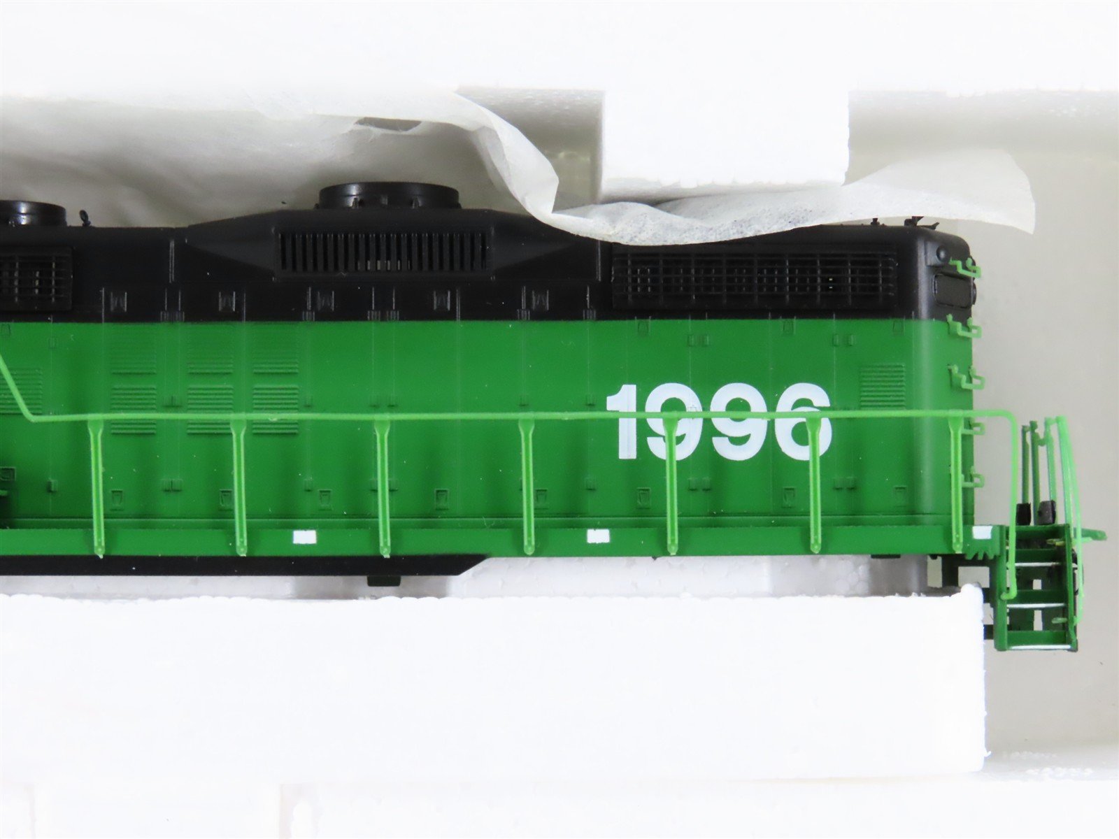 HO Scale Proto 2000 8146 BN Burlington Northern GP18 Diesel #1996 BAD GEARS