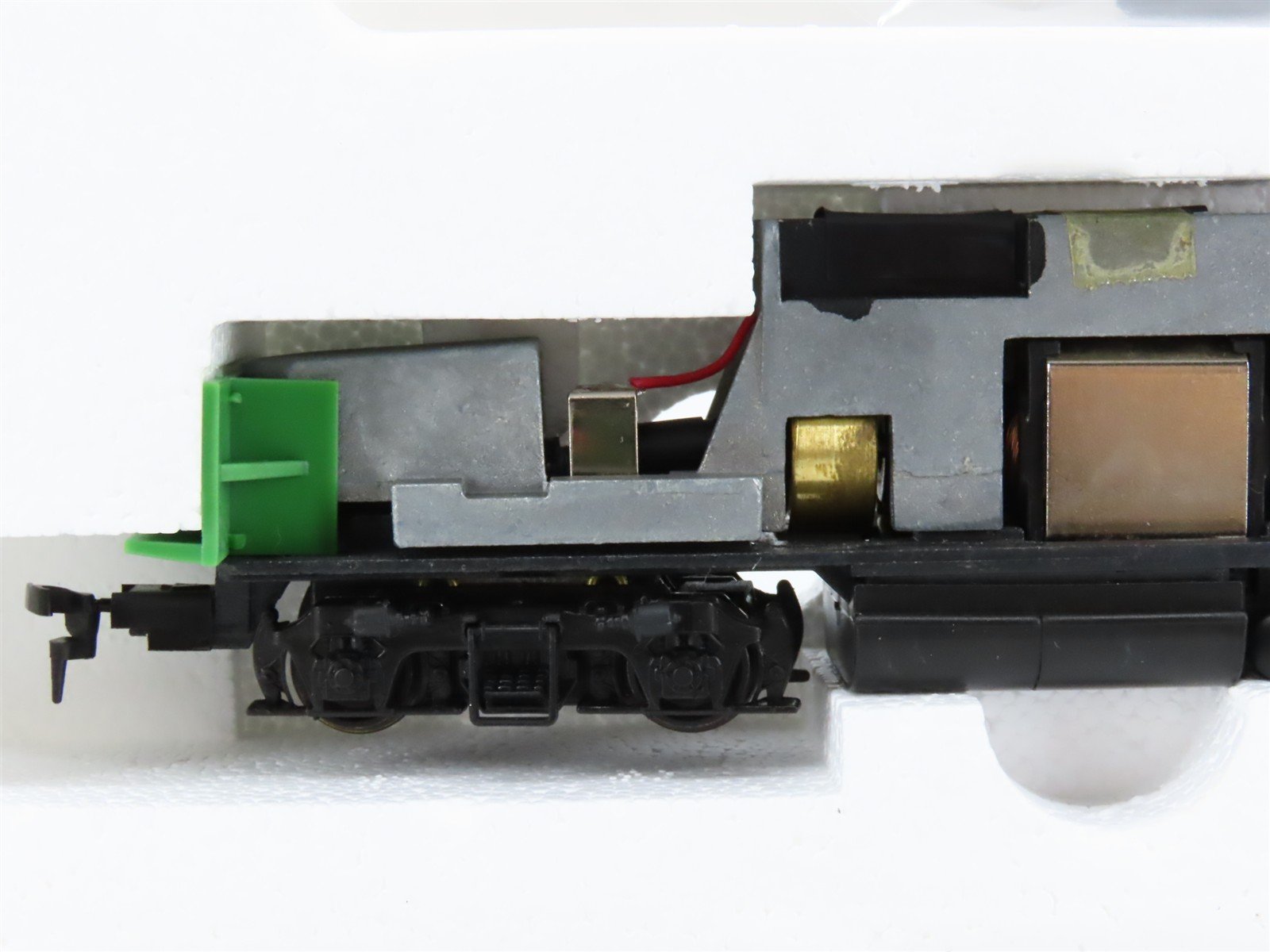 HO Scale Proto 2000 8146 BN Burlington Northern GP18 Diesel #1996 BAD GEARS