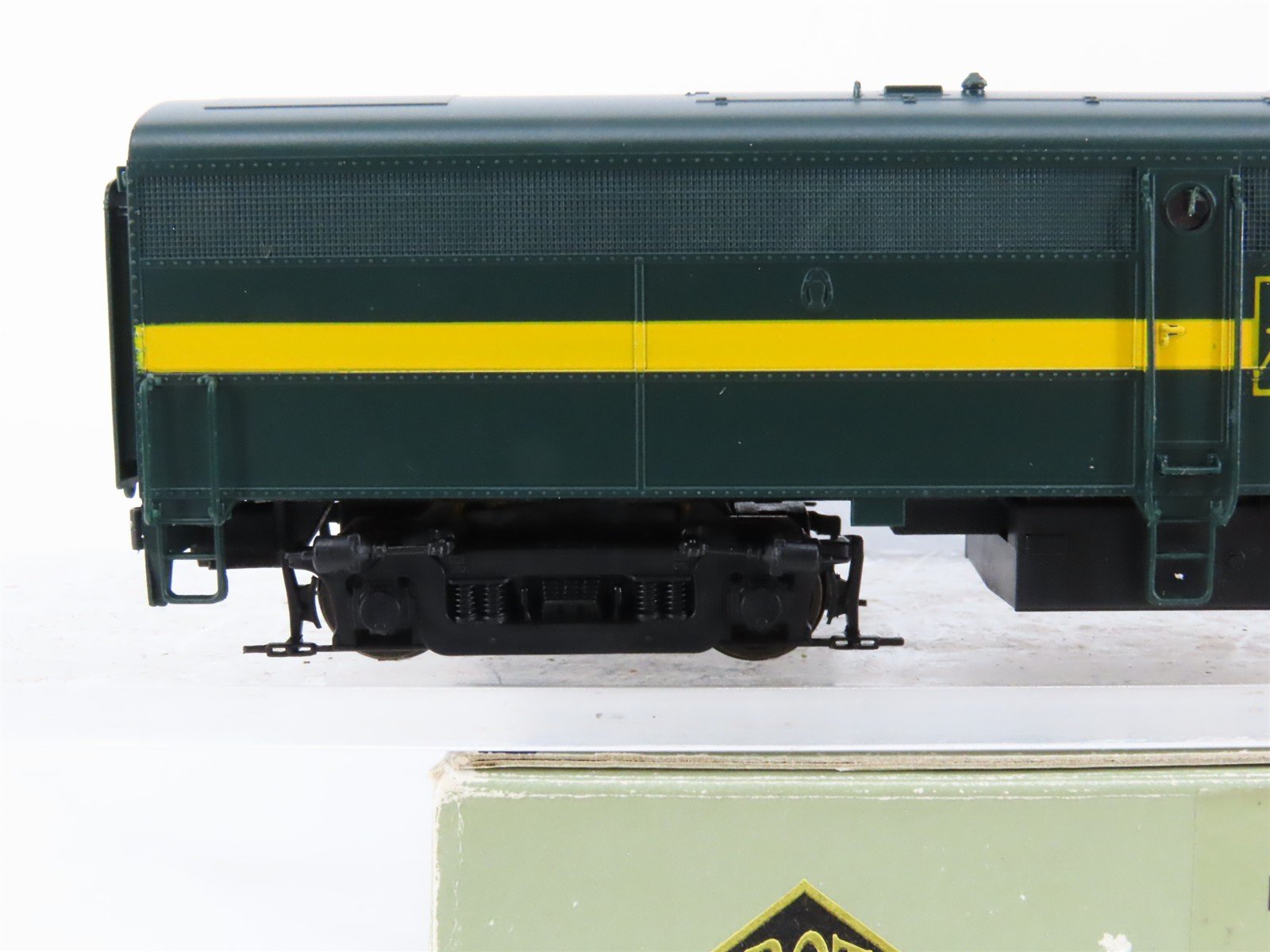 HO Scale Proto 2000 8326 ALCO Demonstrator FB2 Diesel Loco #1602B UNPOWERED