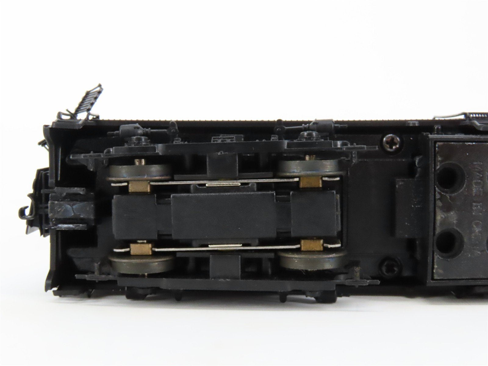 HO Scale Proto 2000 8393 Undecorated FB2 Diesel Locomotive UNPOWERED