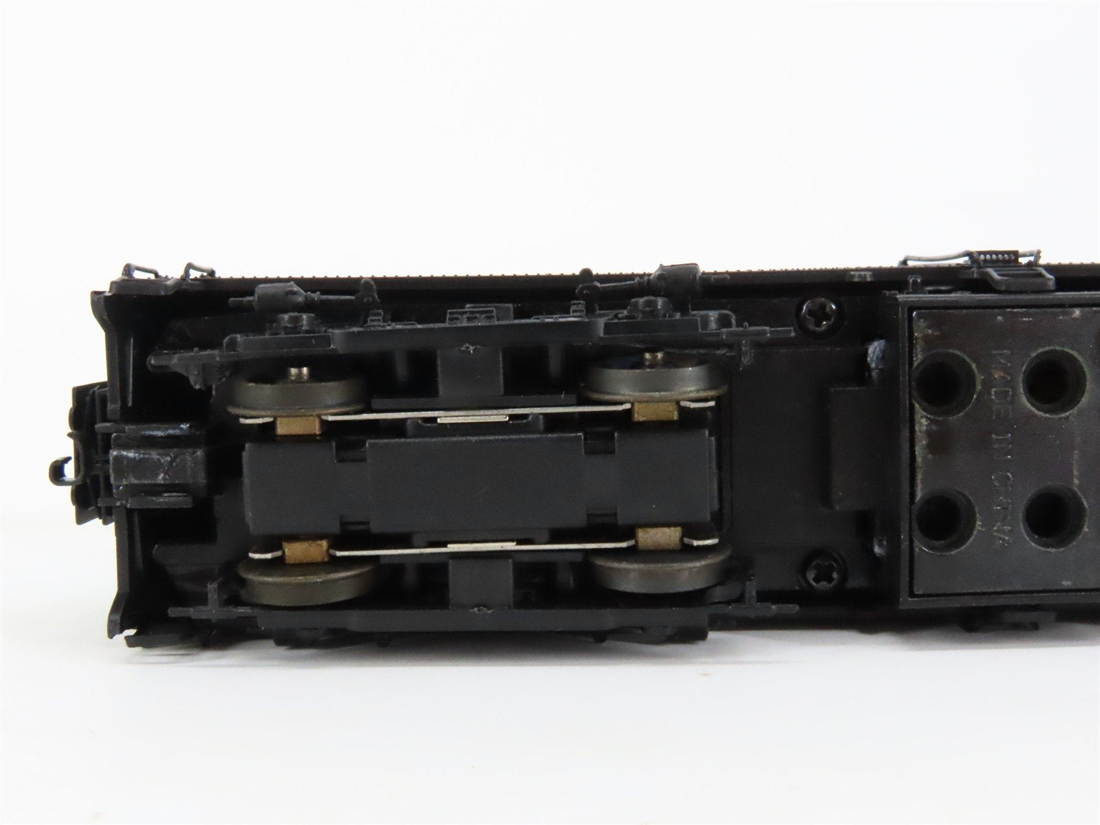 HO Scale Proto 2000 8393 Undecorated FB2 Diesel Locomotive UNPOWERED