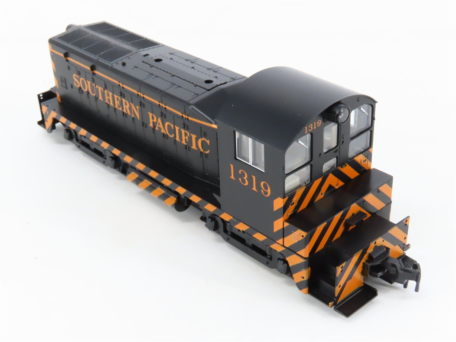 HO Scale KATO 37-1011 SP Southern Pacific EMD NW2 Ph. 1 Diesel Switcher #1319