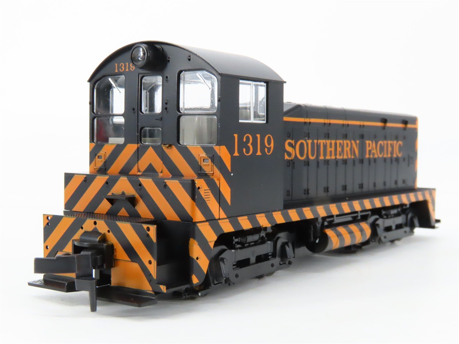 HO Scale KATO 37-1011 SP Southern Pacific EMD NW2 Ph. 1 Diesel Switcher #1319