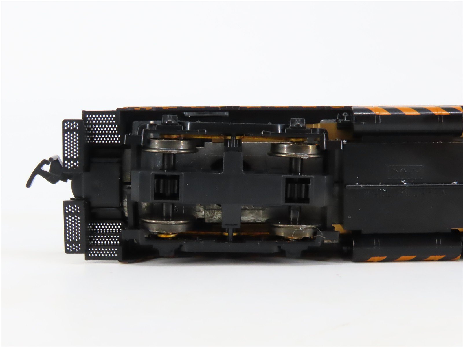 HO Scale KATO 37-1010 SP Southern Pacific EMD NW 2 Ph. 1 Diesel Switcher #1313