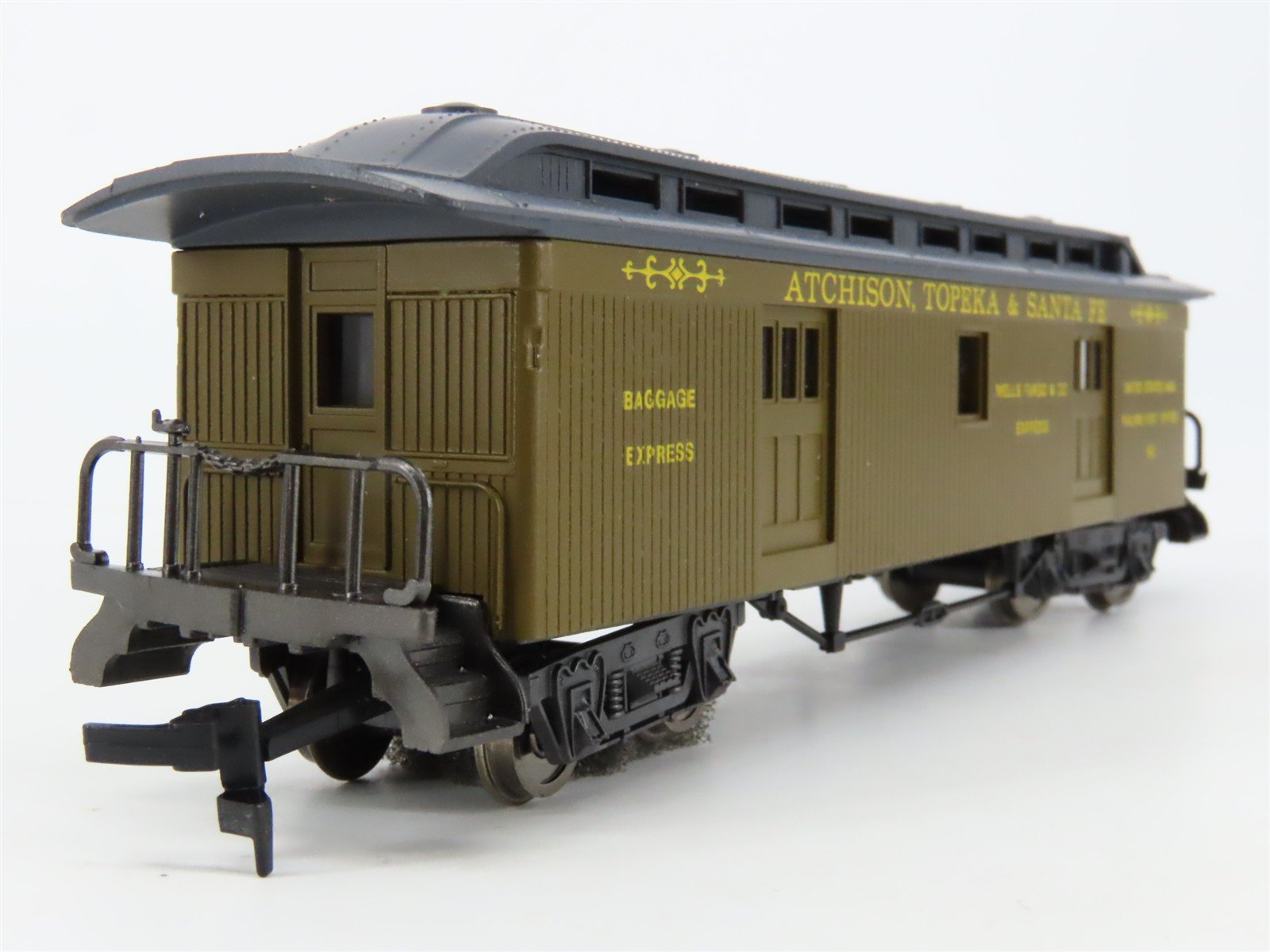 HO Scale Rivarossi 6901 ATSF Santa Fe Old Time Passenger 4-Car Set