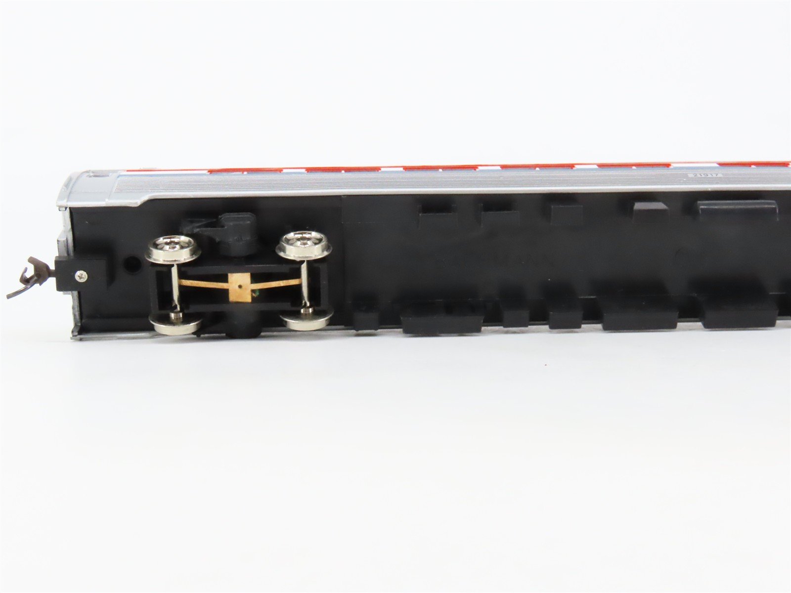 HO Scale Bachmann 72205 Amtrak Amfleet Coach Passenger Car #21917 w/Light