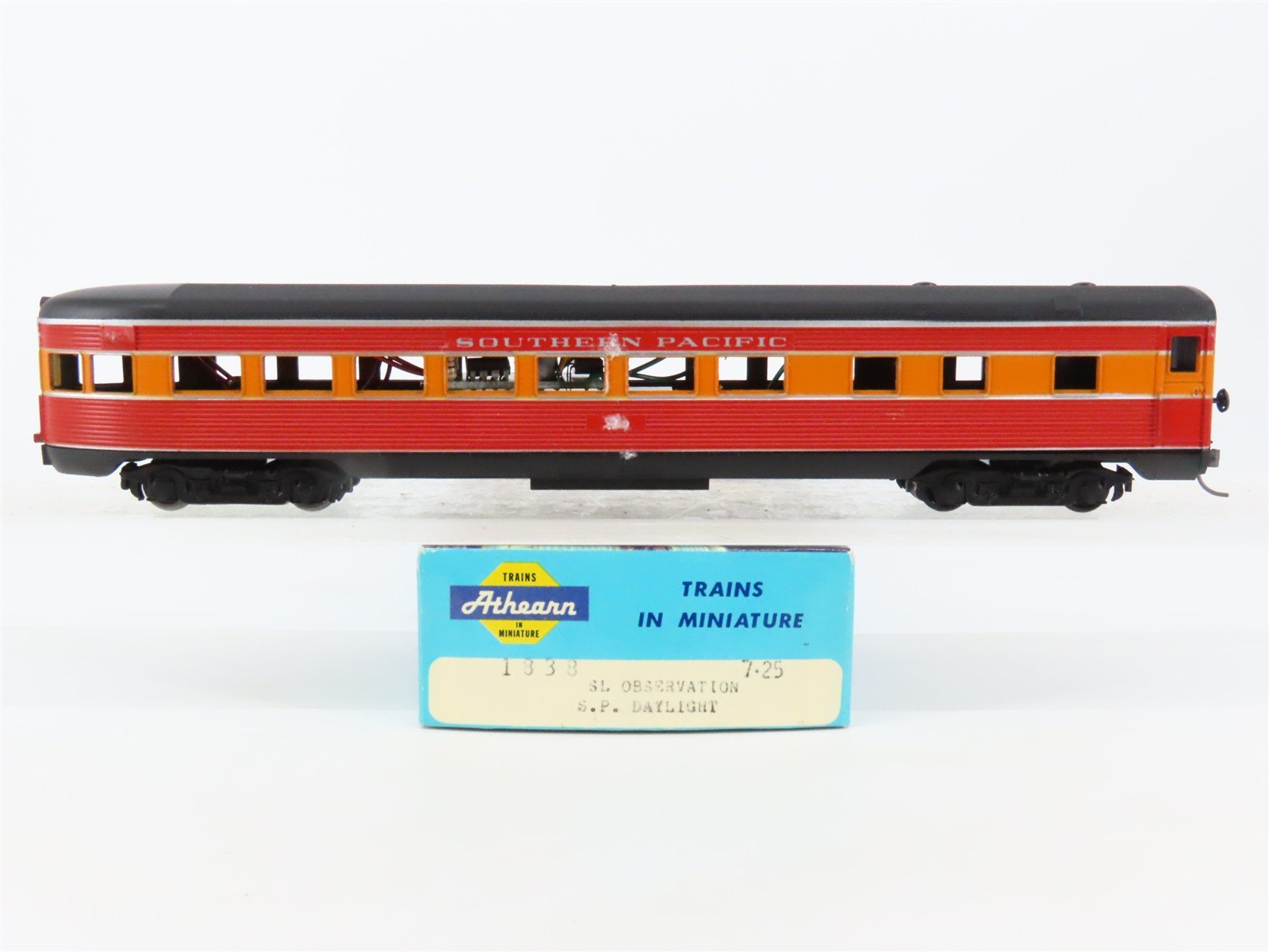 HO Scale Athearn 1838 SP Southern Pacific Observation Passenger Car w/Light