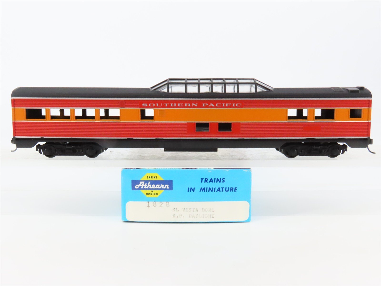HO Scale Athearn 1828 SP Southern Pacific Vista Dome Passenger Car