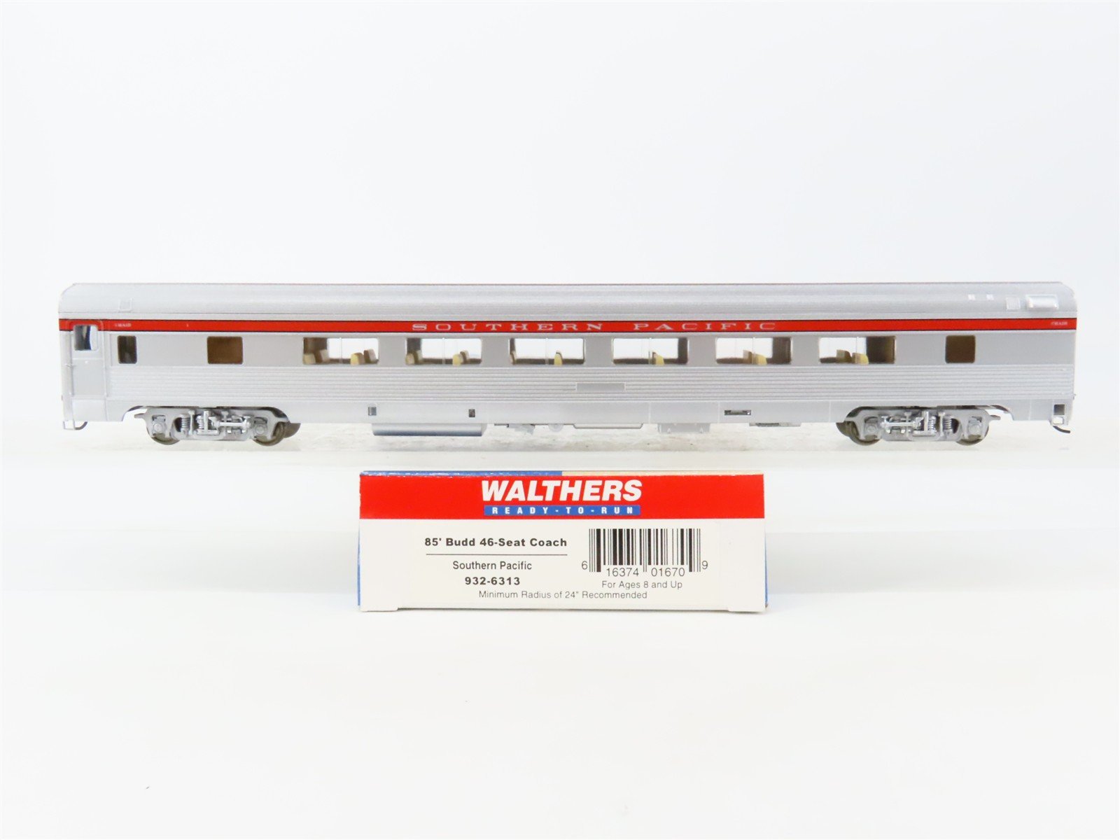 HO Scale Walthers RTR 932-6313 SP Southern Pacific 46-Seat Coach Passenger Car