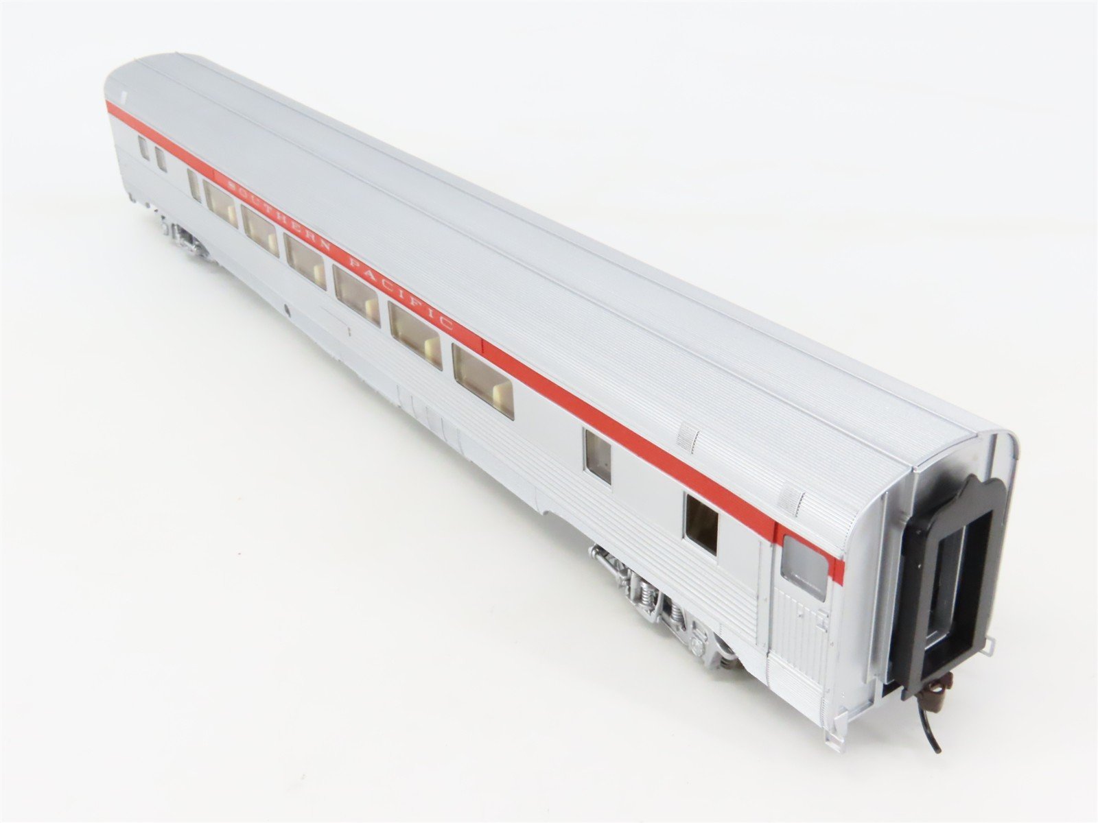 HO Scale Walthers RTR 932-6393 SP Southern Pacific 52-Seat Coach Passenger Car