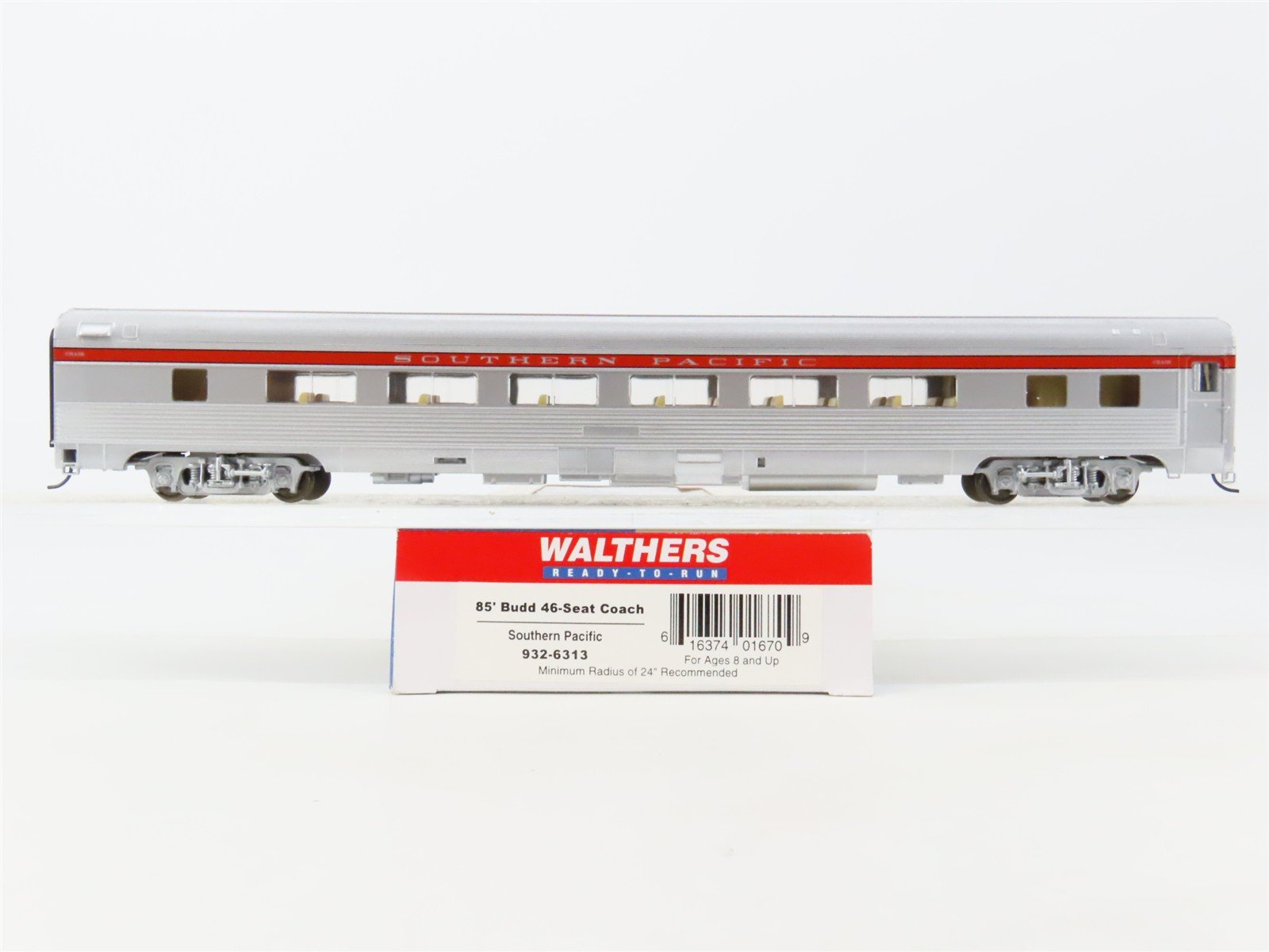 HO Scale Walthers RTR 932-6313 SP Southern Pacific 46-Seat Coach Passenger Car