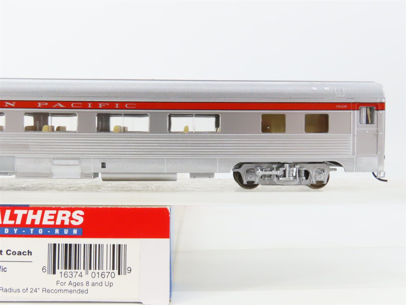 HO Scale Walthers RTR 932-6313 SP Southern Pacific 46-Seat Coach Passenger Car