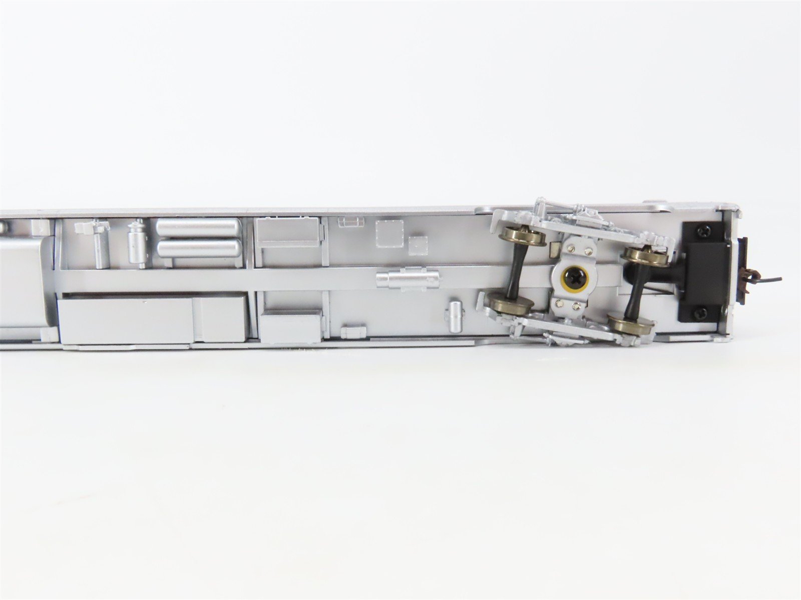 HO Scale Walthers RTR 932-6313 SP Southern Pacific 46-Seat Coach Passenger Car