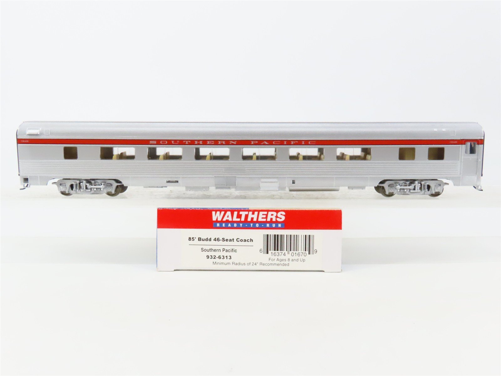 HO Scale Walthers RTR 932-6313 SP Southern Pacific 46-Seat Coach Passenger Car