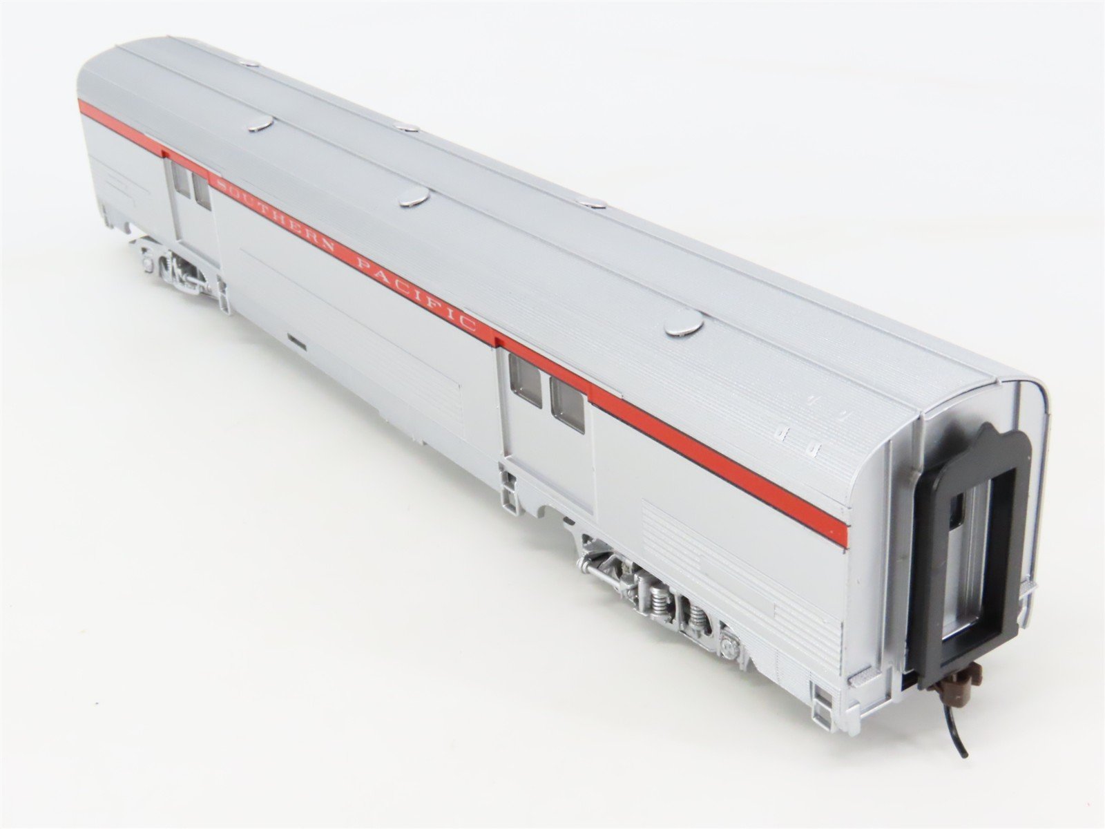 HO Scale Walthers RTR 932-6413 SP Southern Pacific 73' Baggage Passenger Car