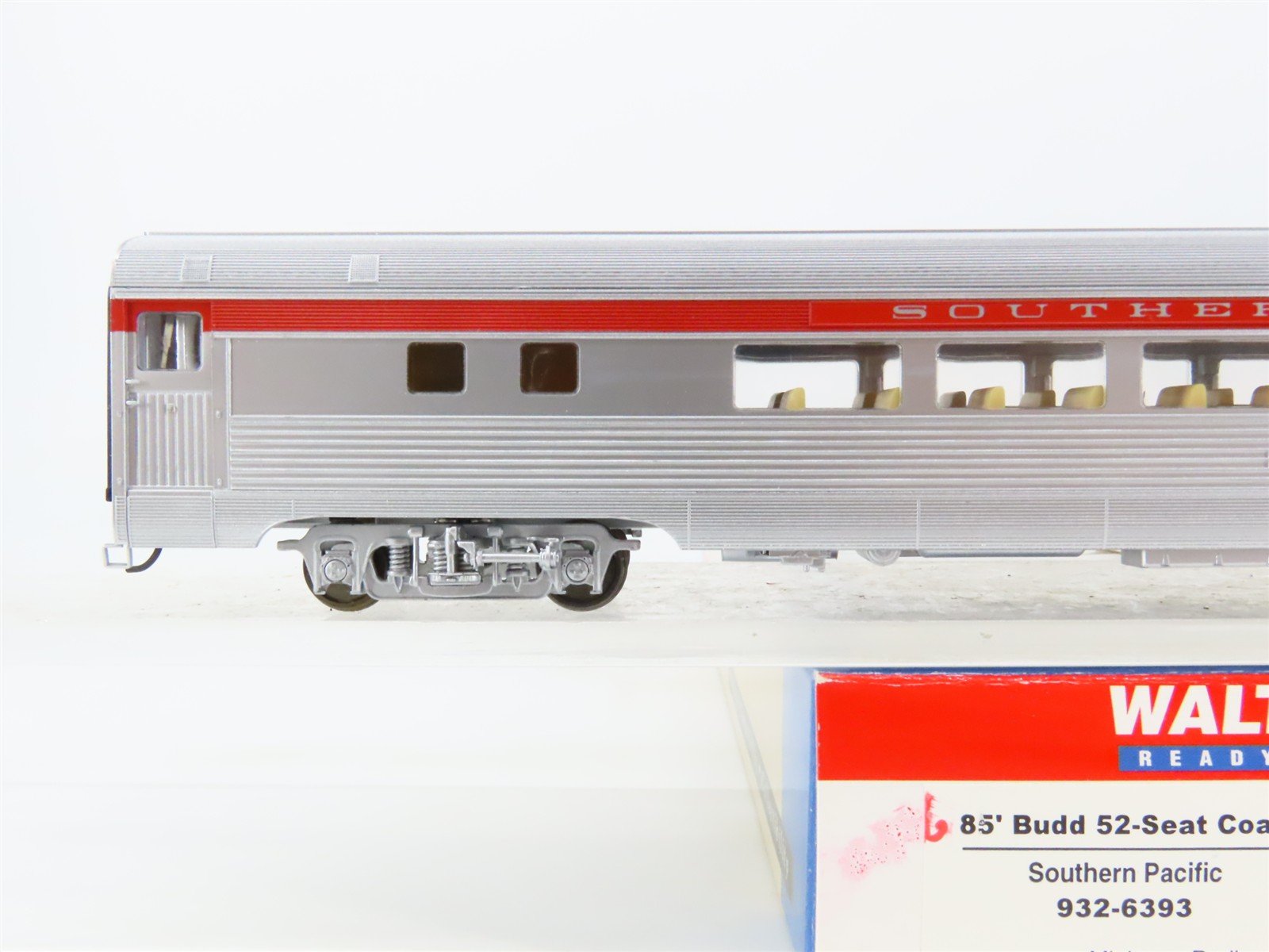 HO Scale Walthers RTR 932-6393 SP Southern Pacific 52-Seat Coach Passenger Car