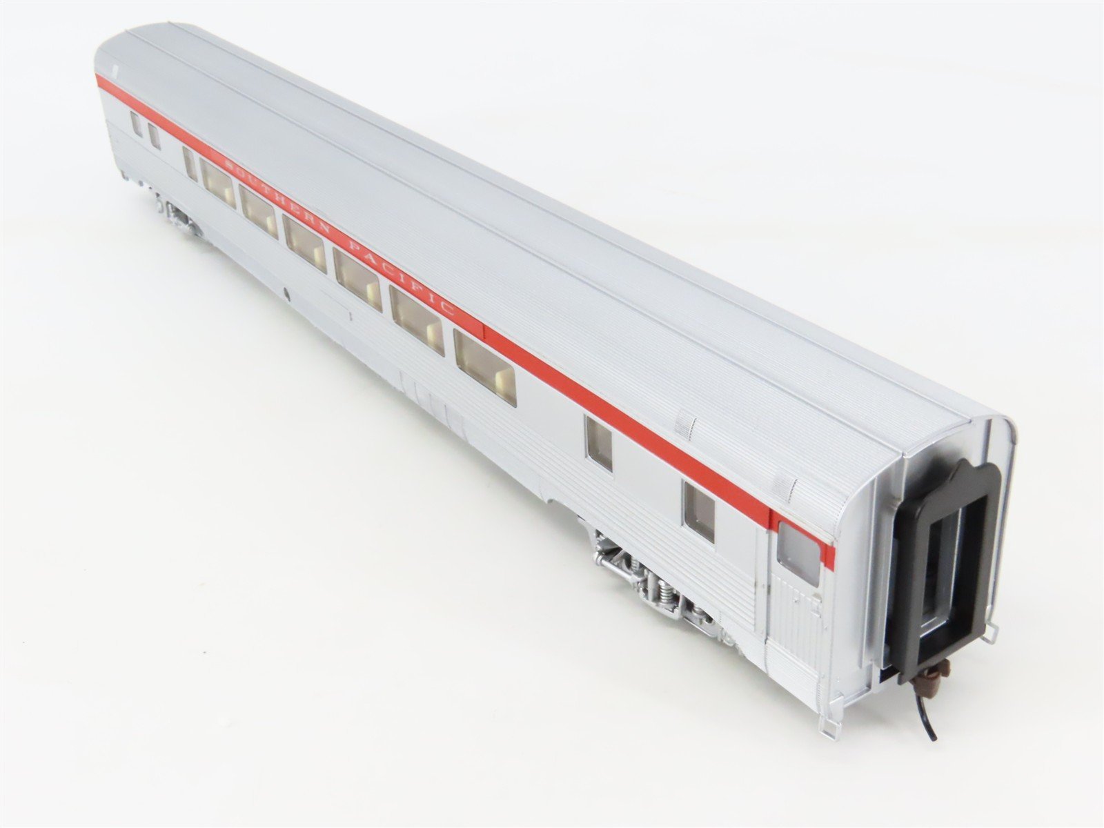 HO Scale Walthers RTR 932-6393 SP Southern Pacific 52-Seat Coach Passenger Car