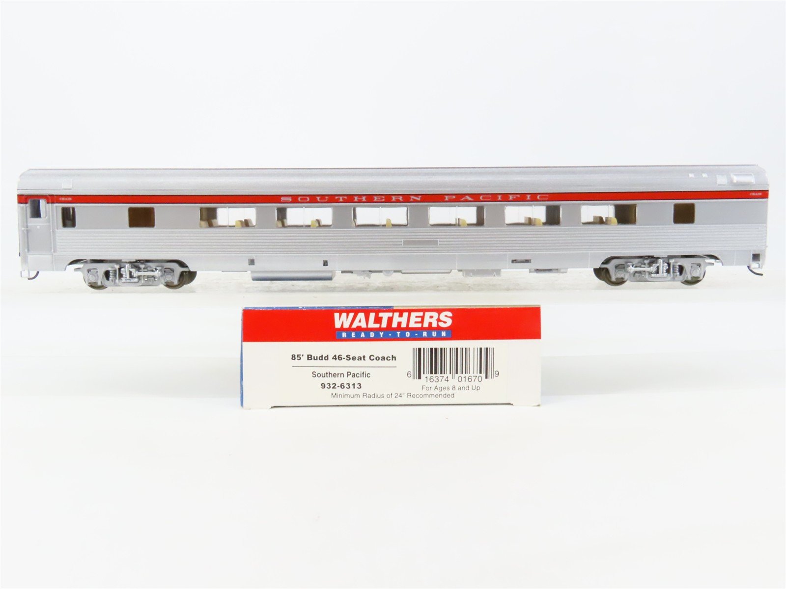 HO Scale Walthers RTR 932-6313 SP Southern Pacific 46-Seat Coach Passenger Car