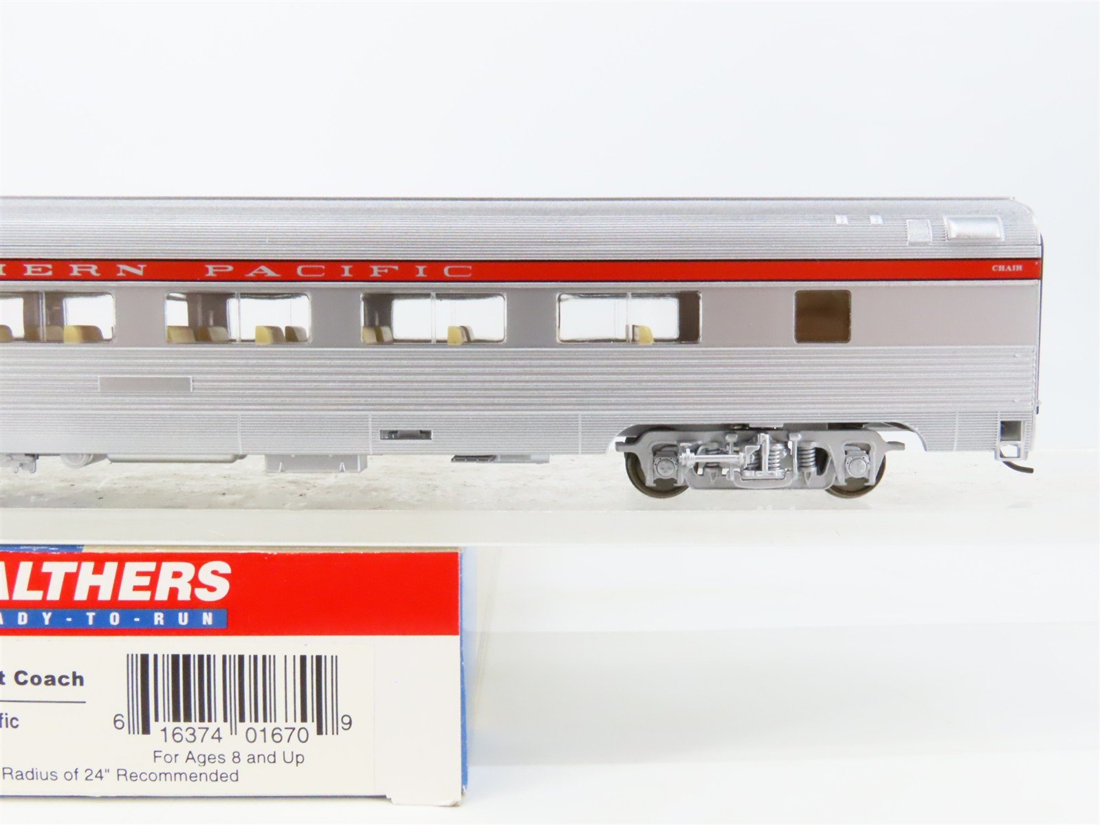 HO Scale Walthers RTR 932-6313 SP Southern Pacific 46-Seat Coach Passenger Car