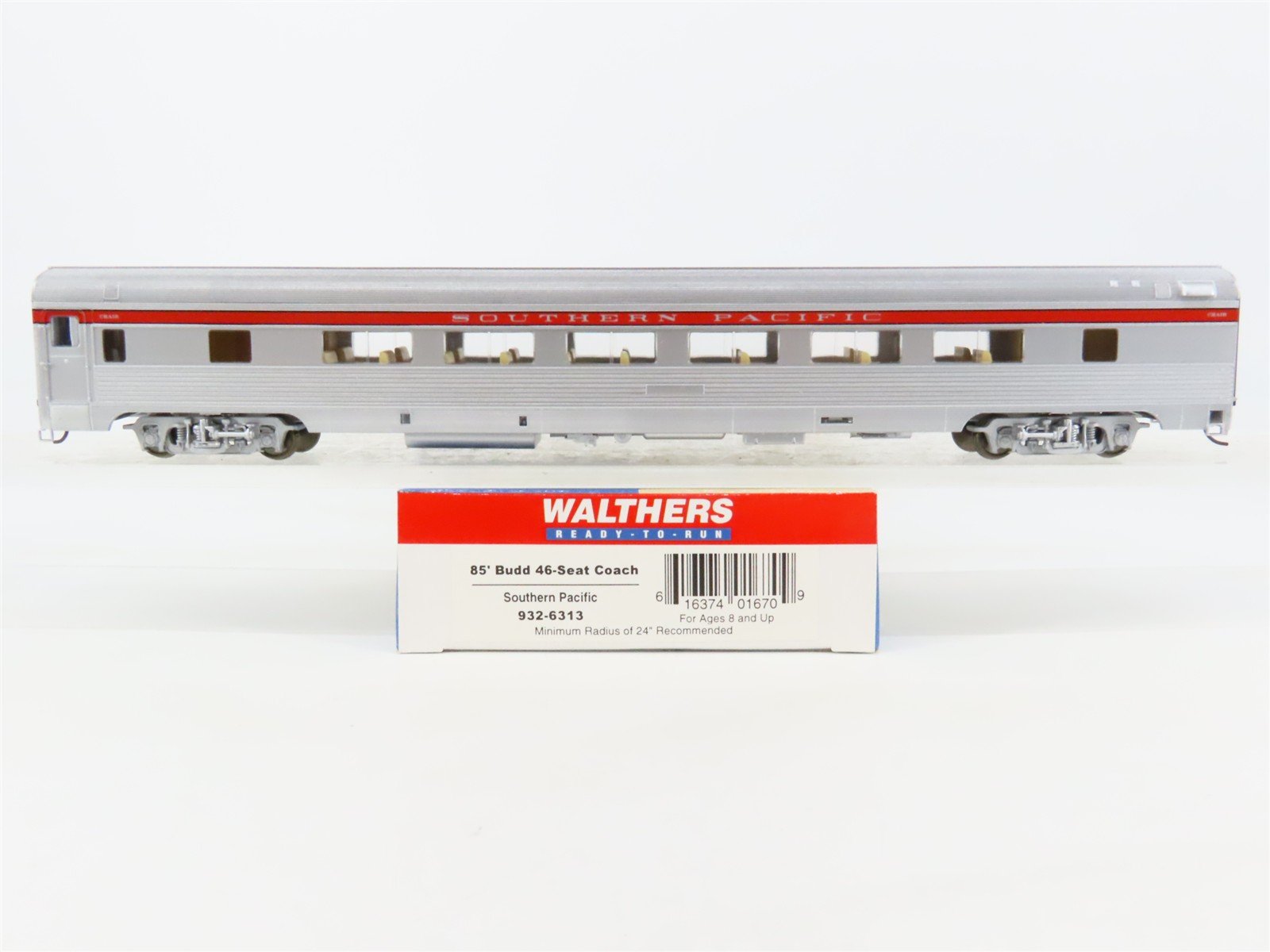 HO Scale Walthers RTR 932-6313 SP Southern Pacific 46-Seat Coach Passenger Car
