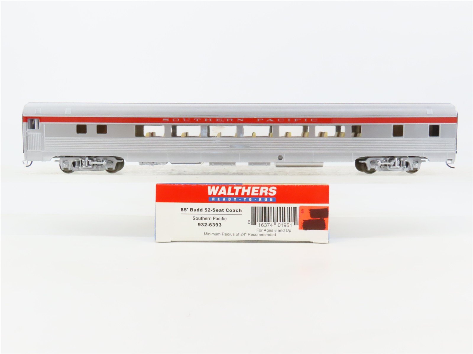 HO Scale Walthers RTR 932-6393 SP Southern Pacific 52-Seat Coach Passenger Car