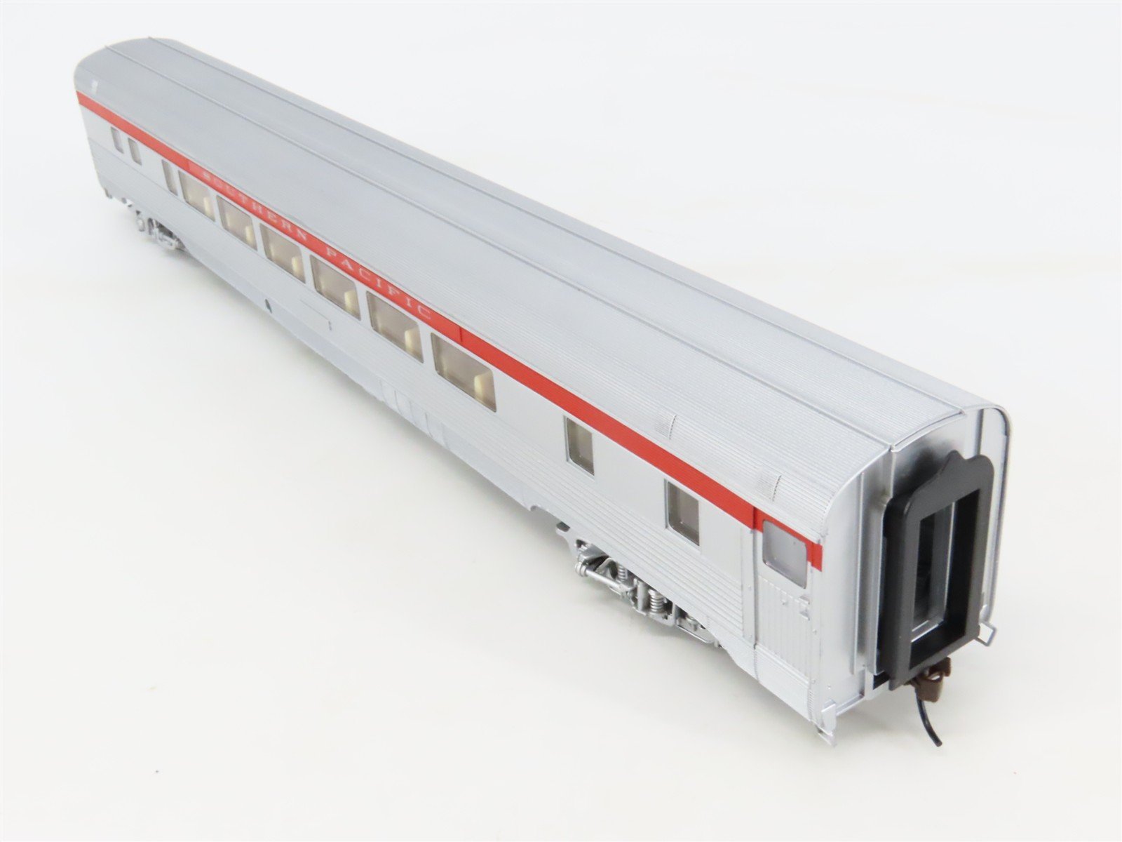 HO Scale Walthers RTR 932-6393 SP Southern Pacific 52-Seat Coach Passenger Car