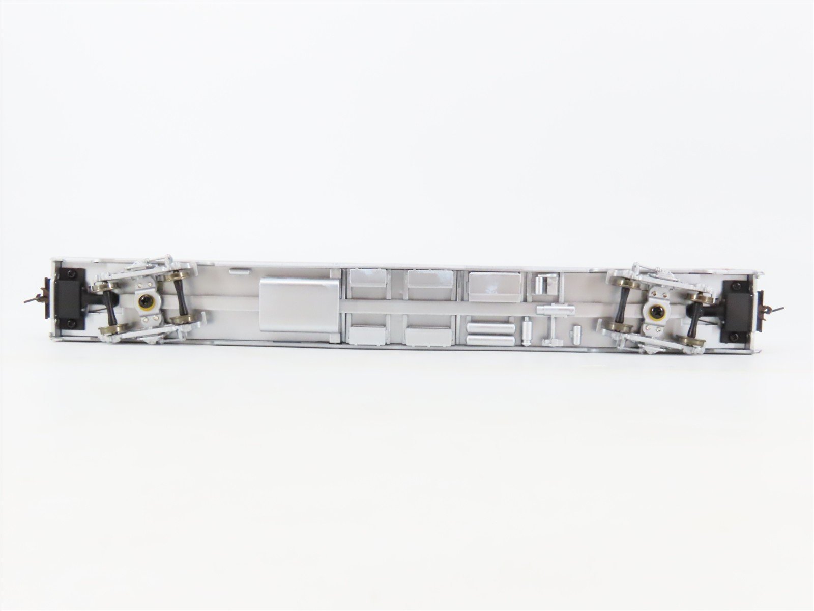 HO Scale Walthers RTR 932-6393 SP Southern Pacific 52-Seat Coach Passenger Car