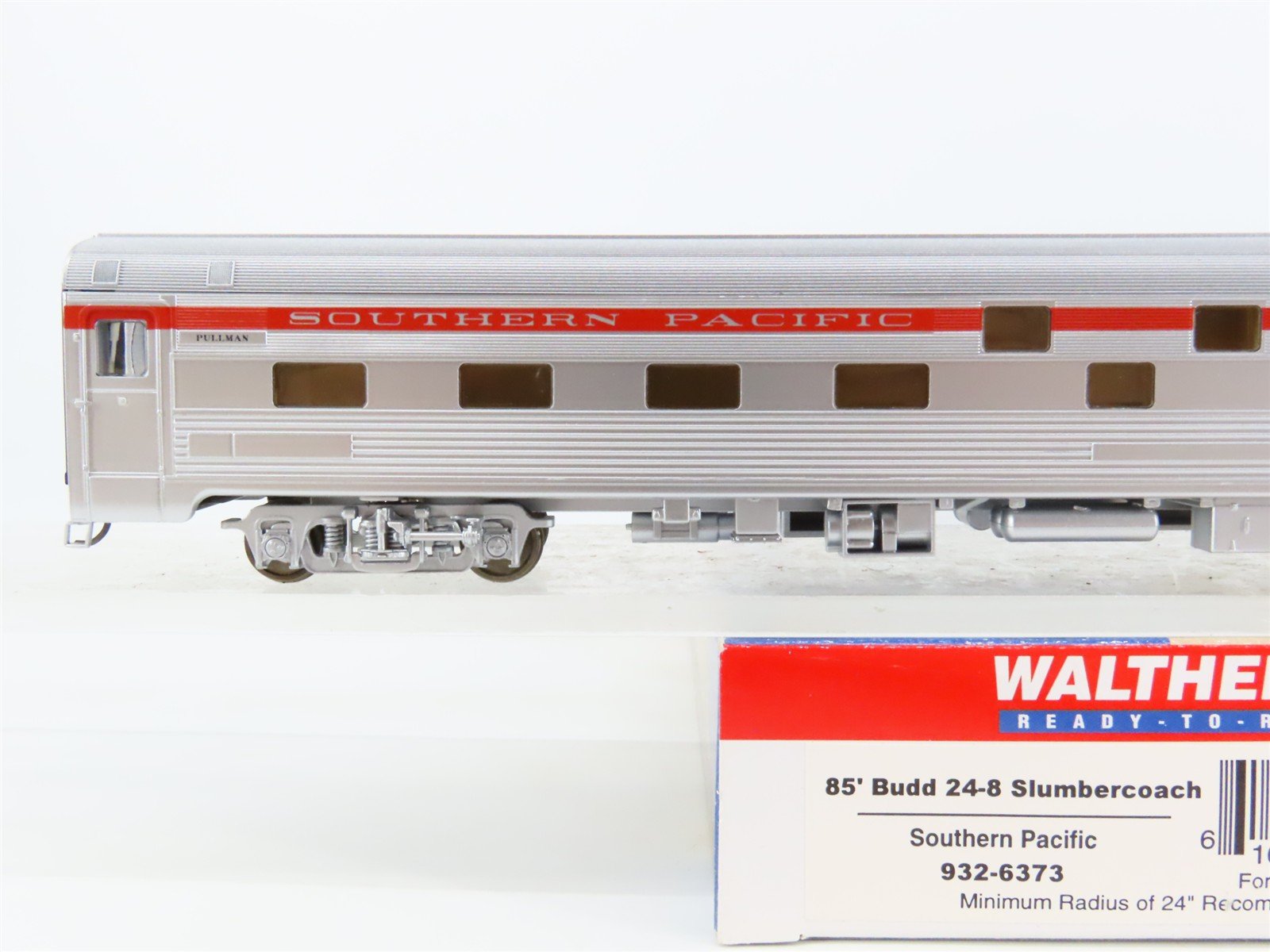 HO Walthers RTR 932-6373 SP Southern Pacific 85' Slumbercoach Passenger Car