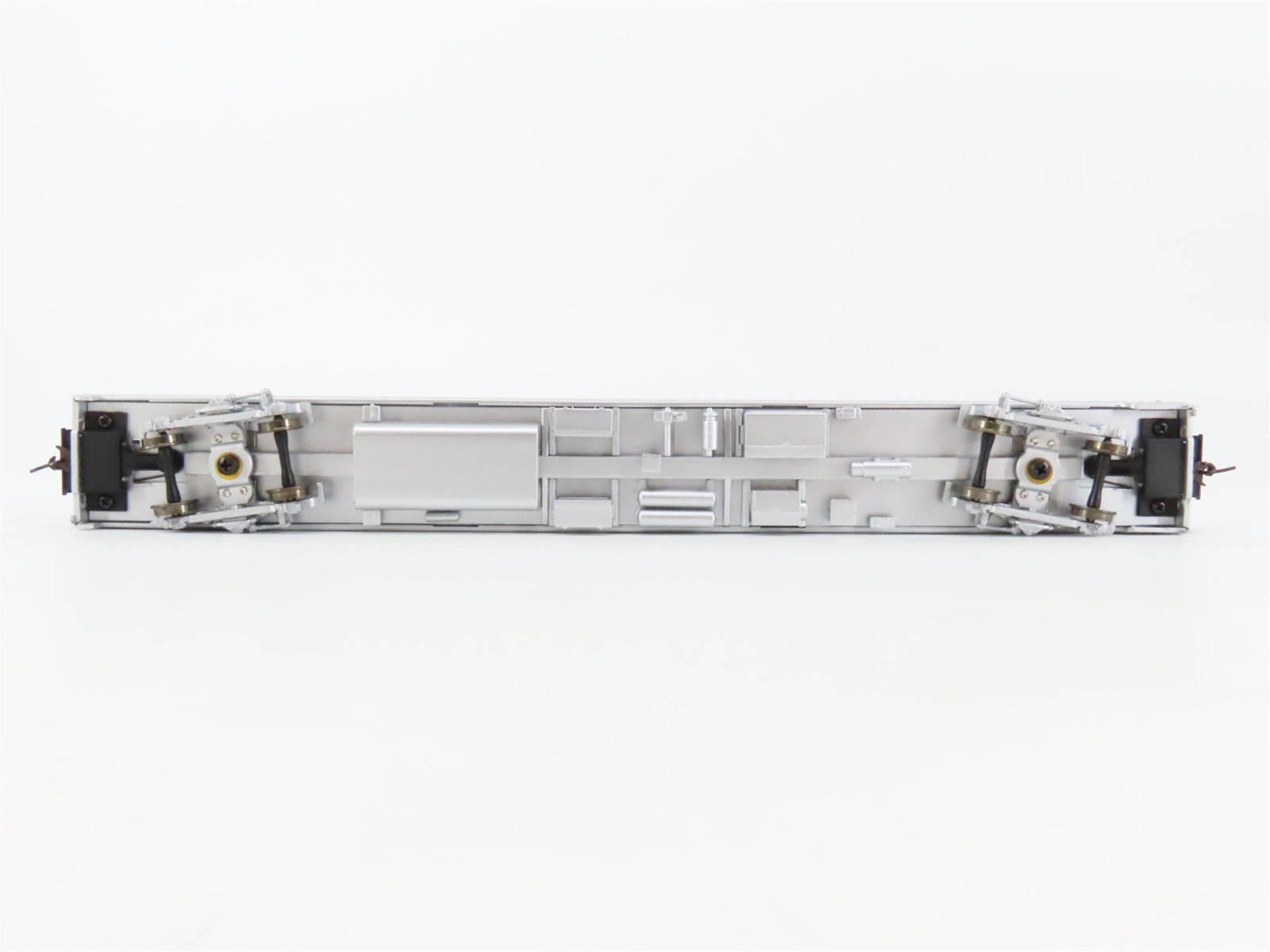 HO Walthers RTR 932-6373 SP Southern Pacific 85' Slumbercoach Passenger Car