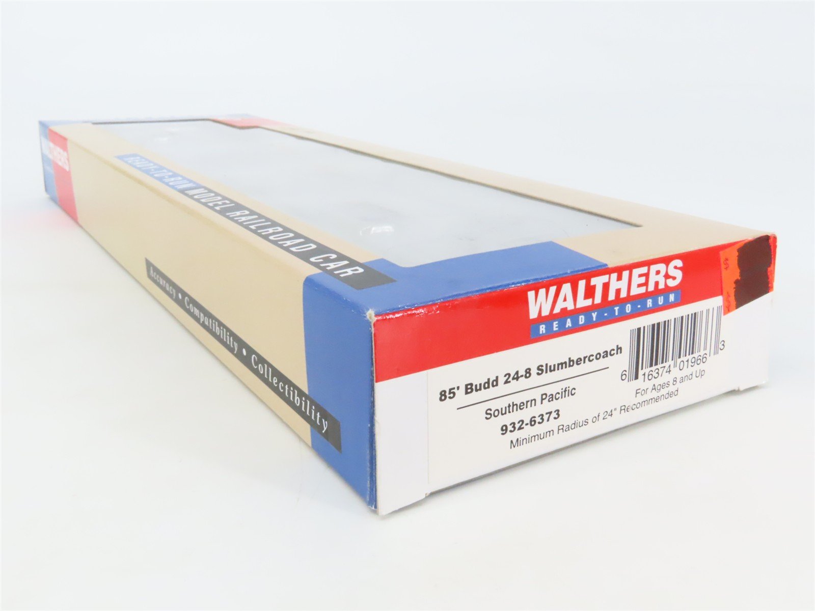 HO Walthers RTR 932-6373 SP Southern Pacific 85' Slumbercoach Passenger Car