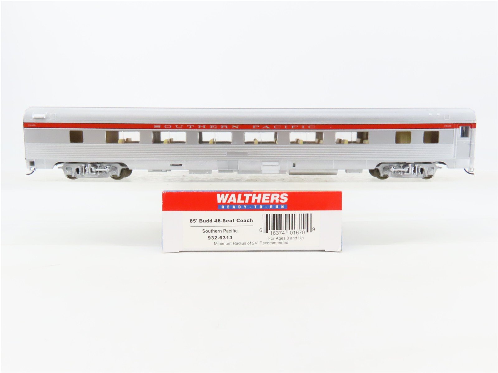HO Scale Walthers RTR 932-6313 SP Southern Pacific 46-Seat Coach Passenger Car
