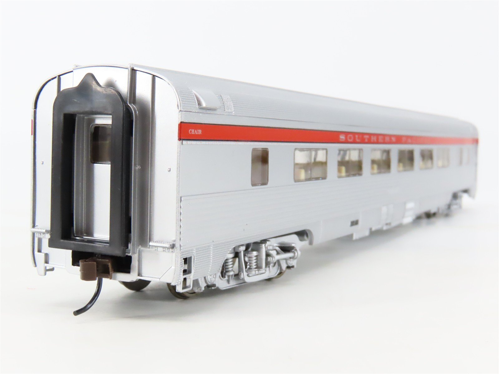 HO Scale Walthers RTR 932-6313 SP Southern Pacific 46-Seat Coach Passenger Car