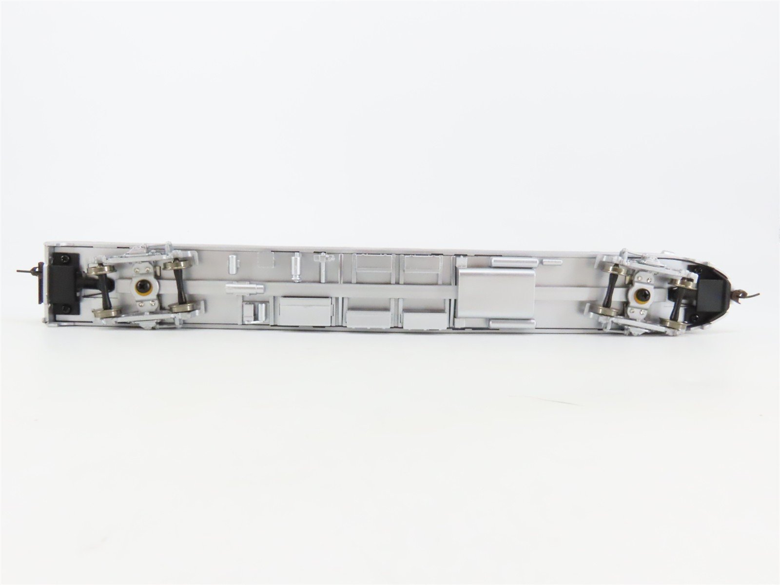 HO Scale Walthers RTR 932-6513 SP Southern Pacific Tavern-Obs Passenger Car