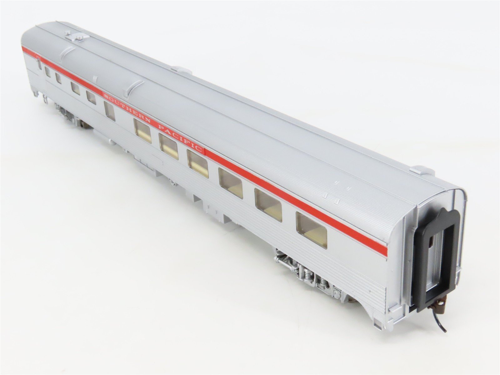 HO Scale Walthers RTR 932-6333 SP Southern Pacific Grill-Diner Passenger Car
