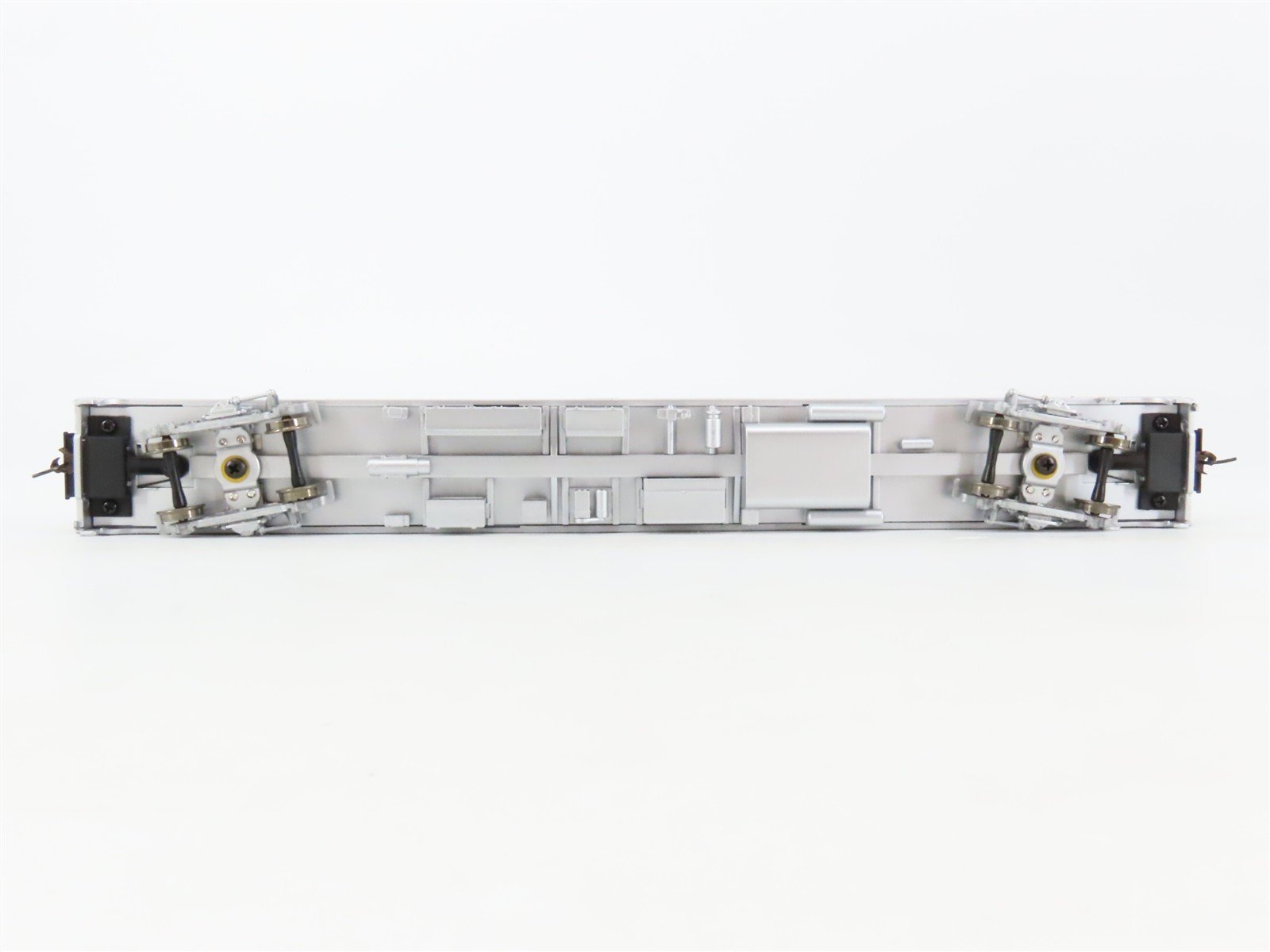 HO Scale Walthers RTR 932-6333 SP Southern Pacific Grill-Diner Passenger Car