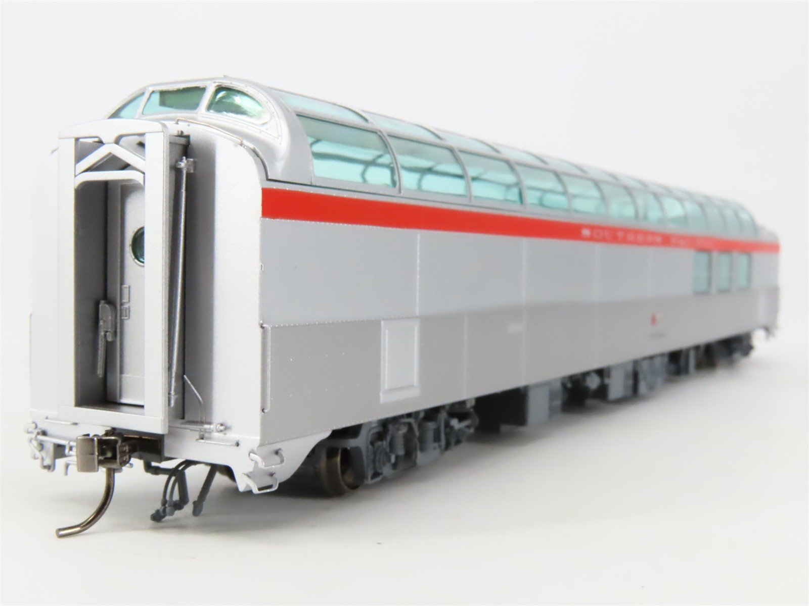 HO Rapido 175010 SP Southern Pacific Dome-Lounge Passenger Car #3604 w/Lights