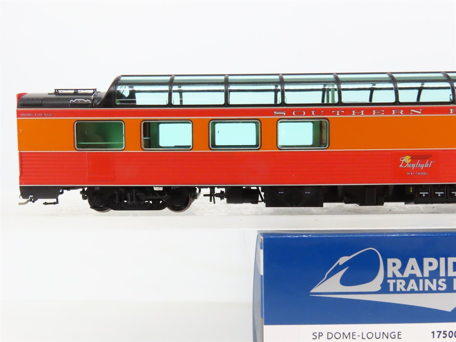 HO Rapido 175003 SP Southern Pacific Dome-Lounge Passenger Car #3606 wLights