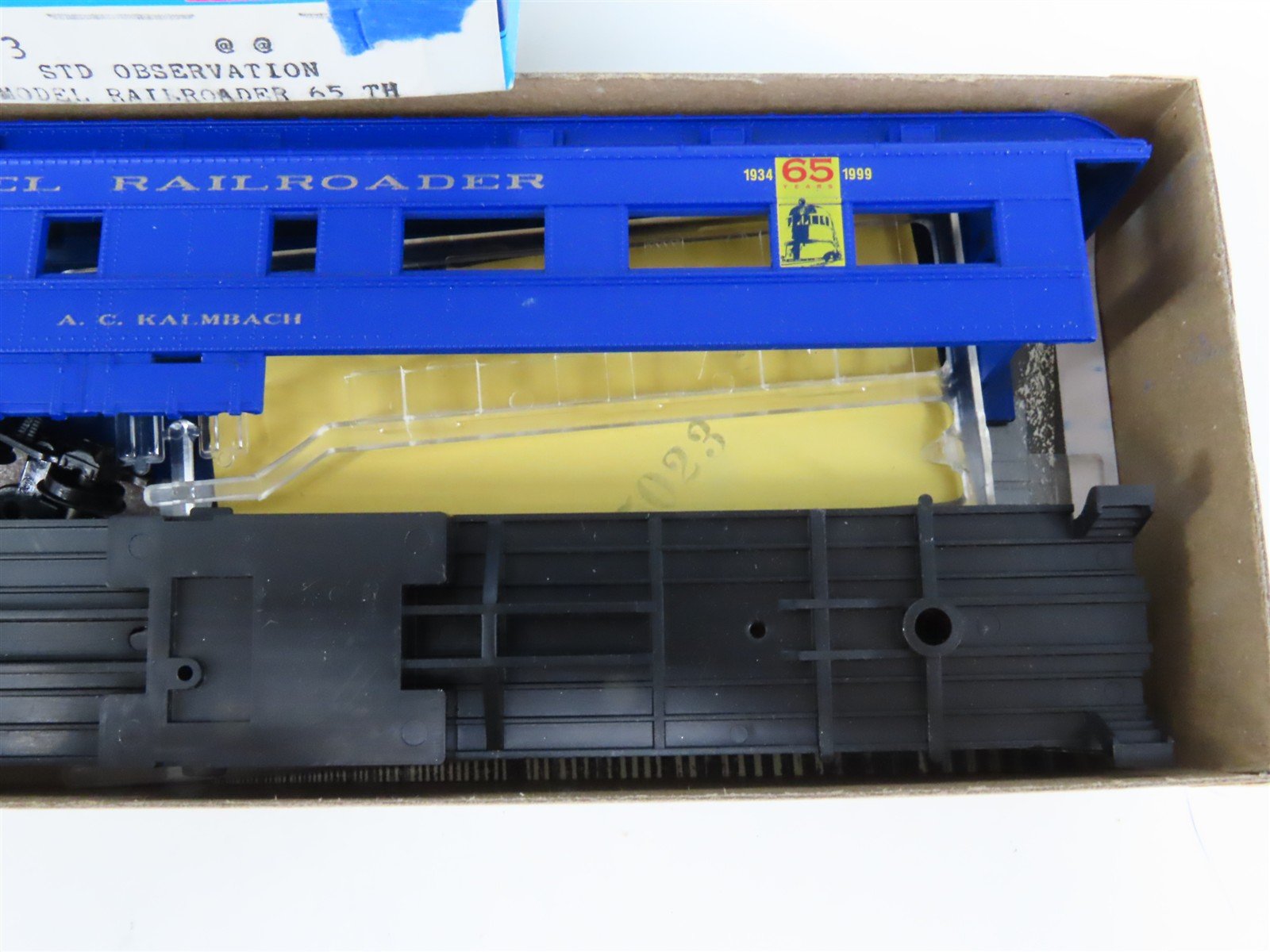 HO Athearn 5633 Model Railroader 65th Obs Passenger Car 