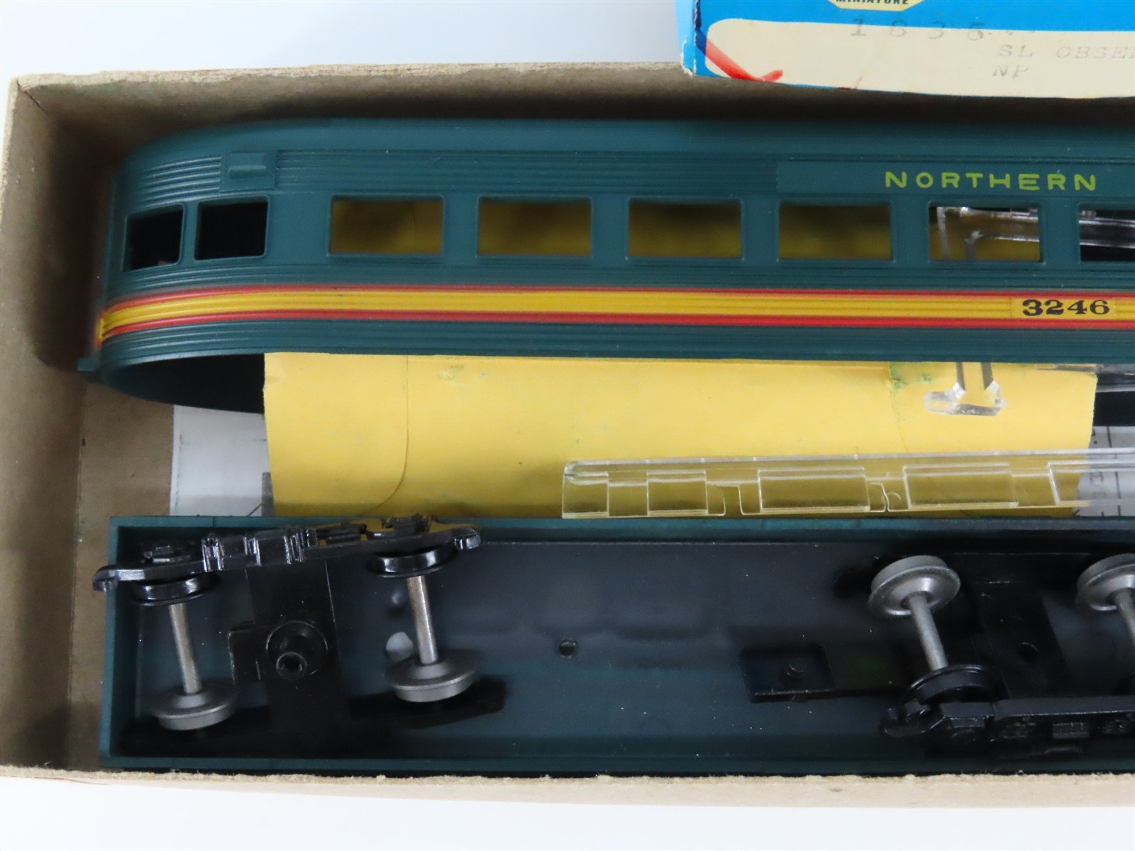 HO Scale Athearn 1836 NP Northern Pacific Observation Passenger Car #3246 Kit