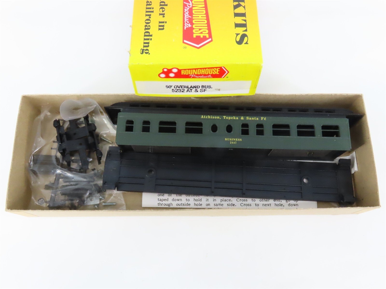 HO Scale Roundhouse 5232 ATSF Santa Fe Overland Business Passenger Car #2447 Kit