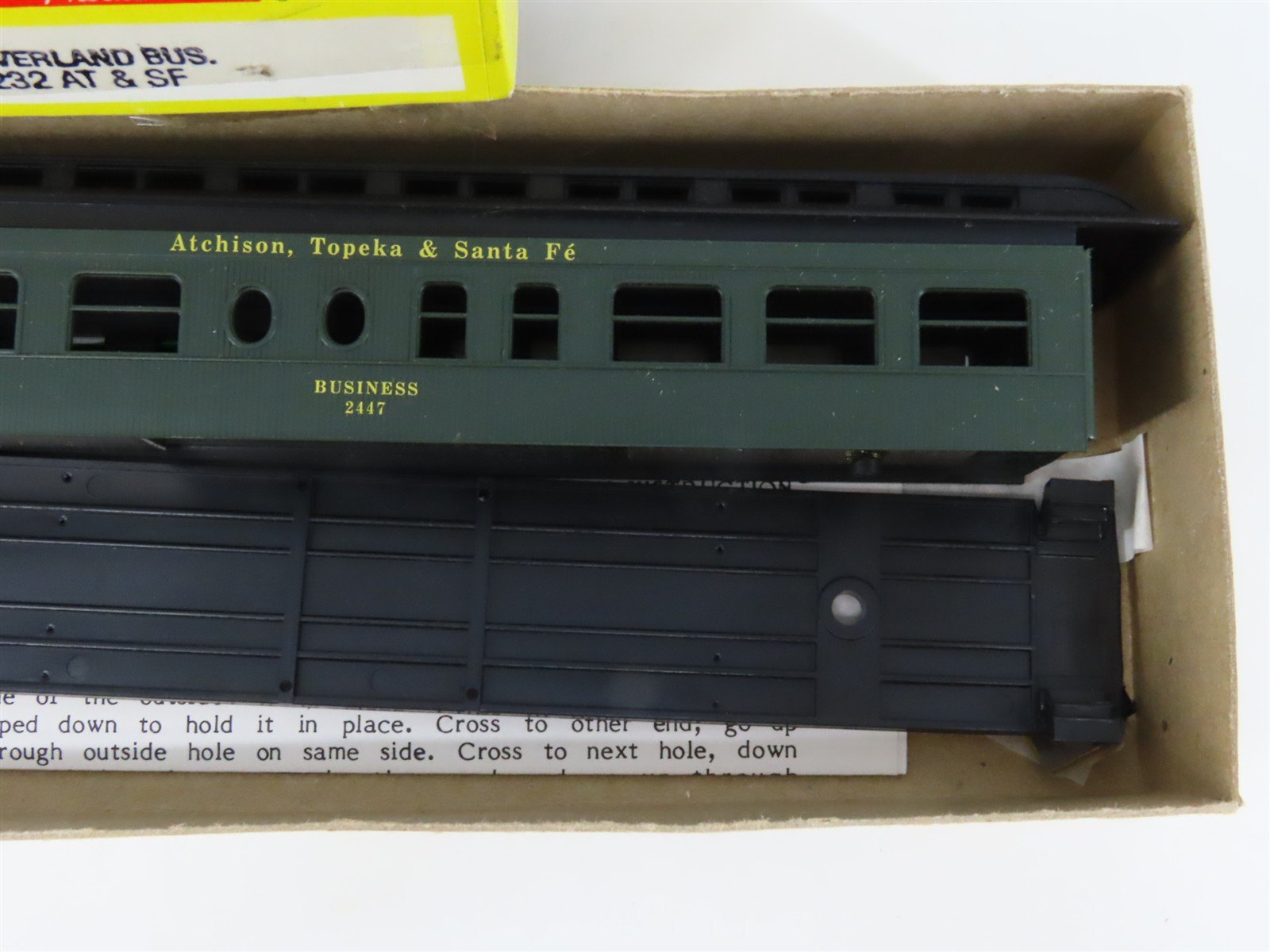 HO Scale Roundhouse 5232 ATSF Santa Fe Overland Business Passenger Car #2447 Kit