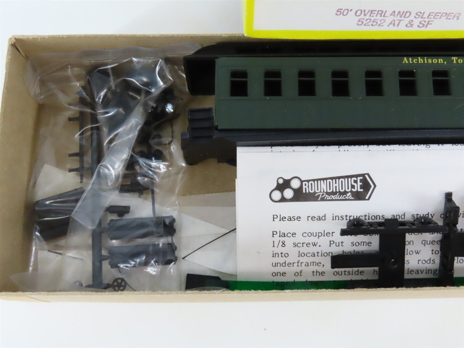 HO Scale Roundhouse 5252 ATSF Santa Fe Overland Business Passenger Car #2409 Kit