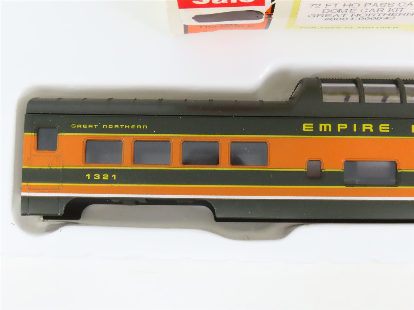 HO Scale Con-Cor 0001-000943 GN Great Northern Dome Passenger Car #1321 Kit