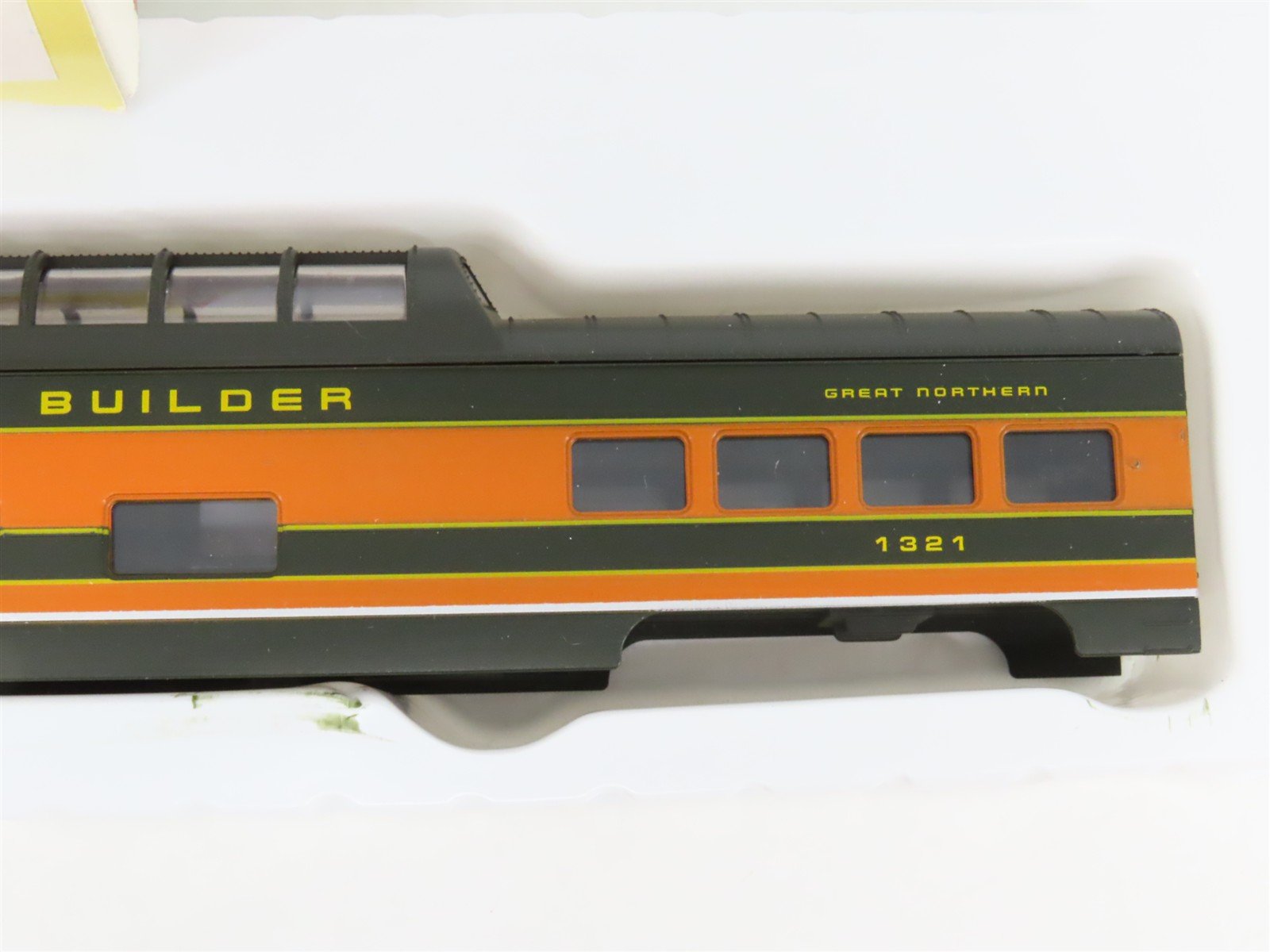 HO Scale Con-Cor 0001-000943 GN Great Northern Dome Passenger Car #1321 Kit