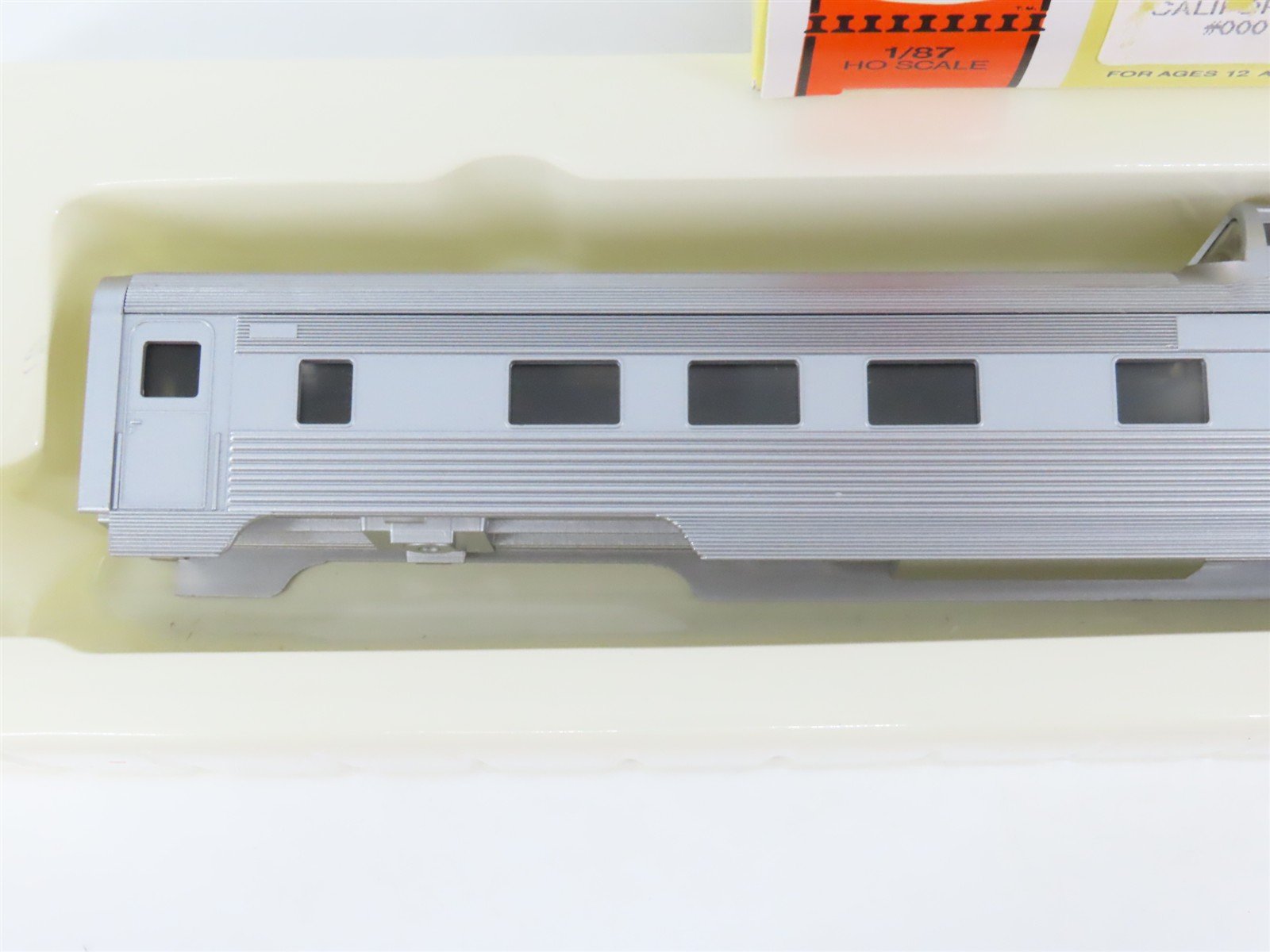 HO Scale Con-Cor 0001-000776 California Zephyr Passenger Car 