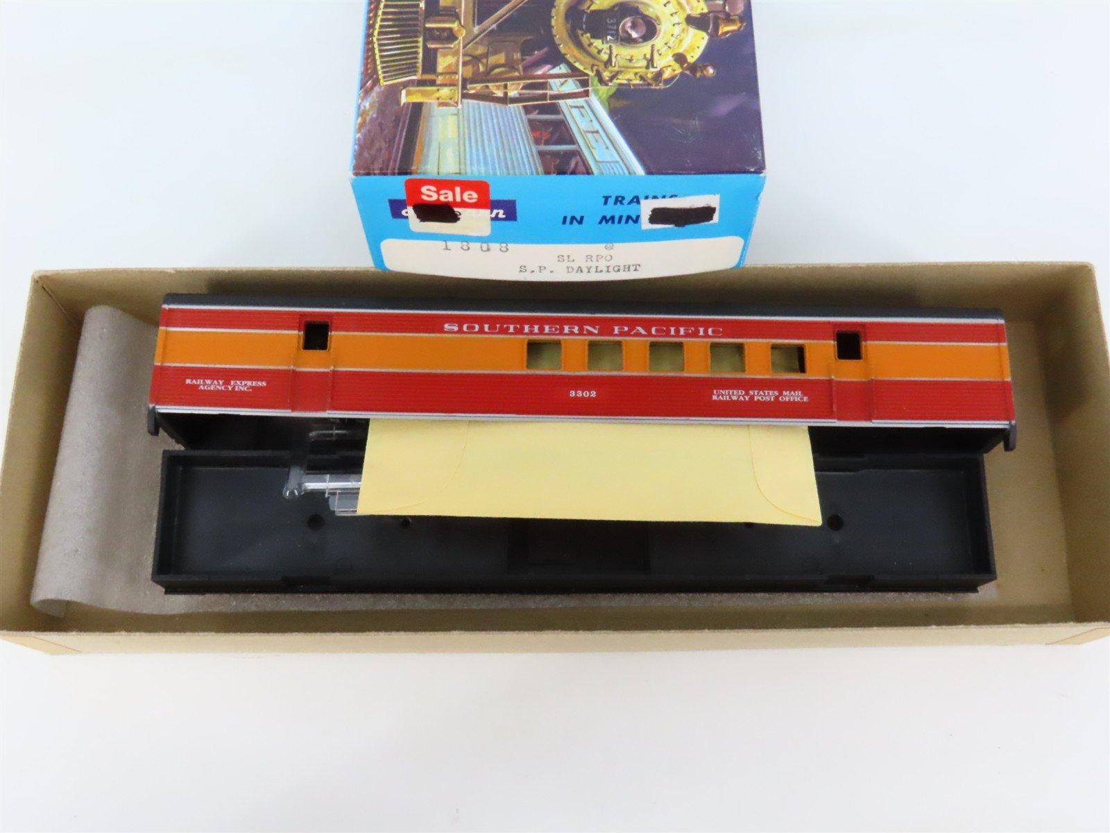 HO Scale Athearn 1808 SP Southern Pacific Daylight RPO Passenger Car #3302 Kit