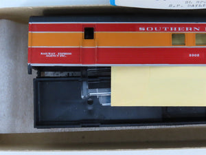 HO Scale Athearn 1808 SP Southern Pacific Daylight RPO Passenger Car #3302 Kit
